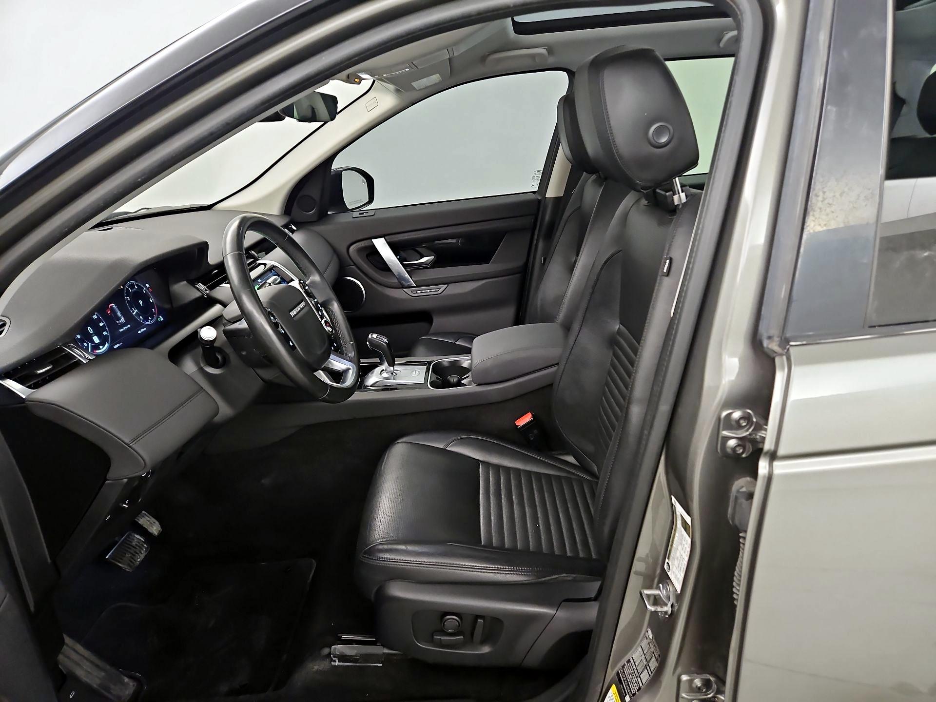 Thumbnail: 2020 Land Rover Discovery Sport - 11