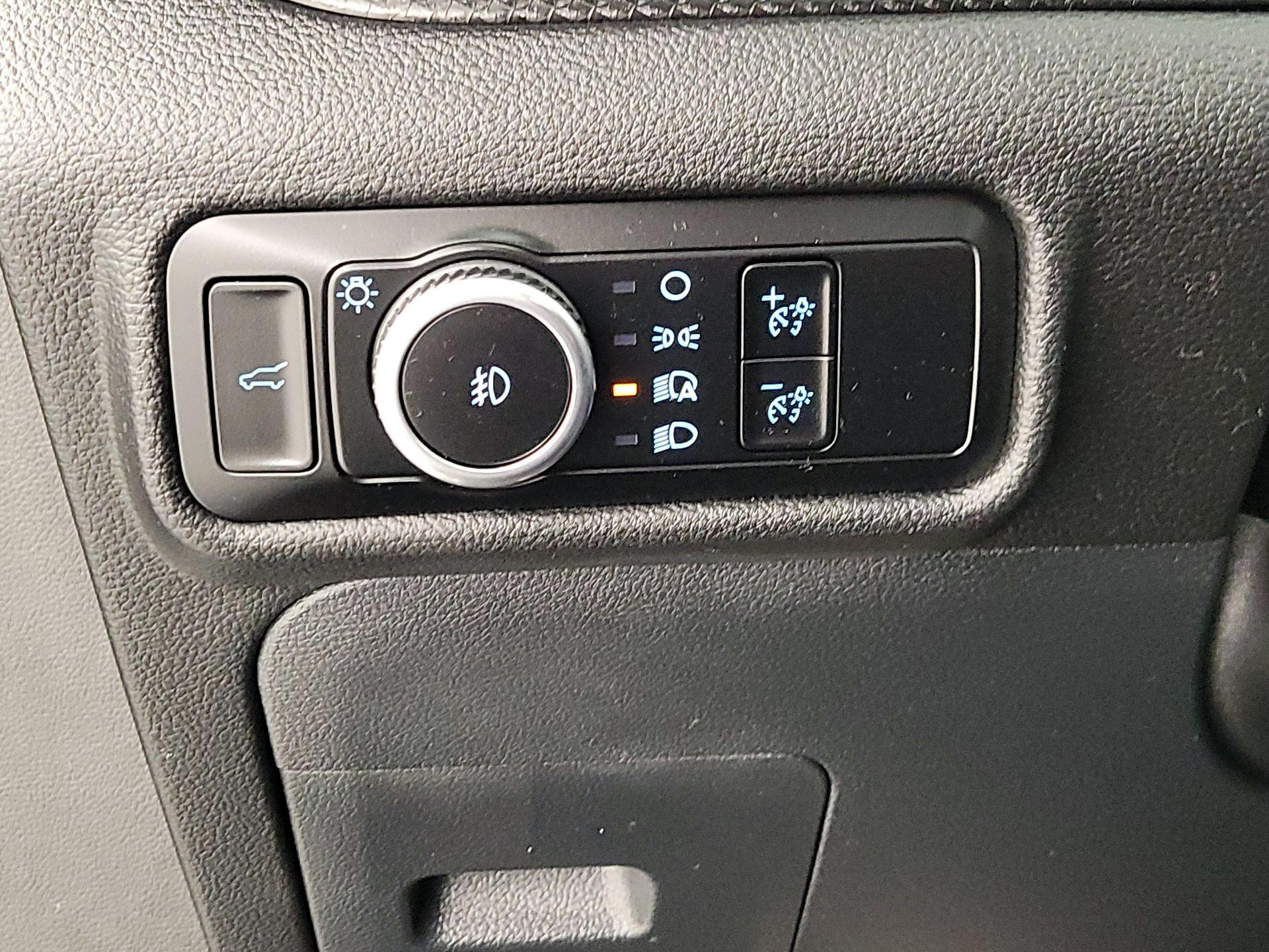 Thumbnail: 2023 Ford Explorer - 13