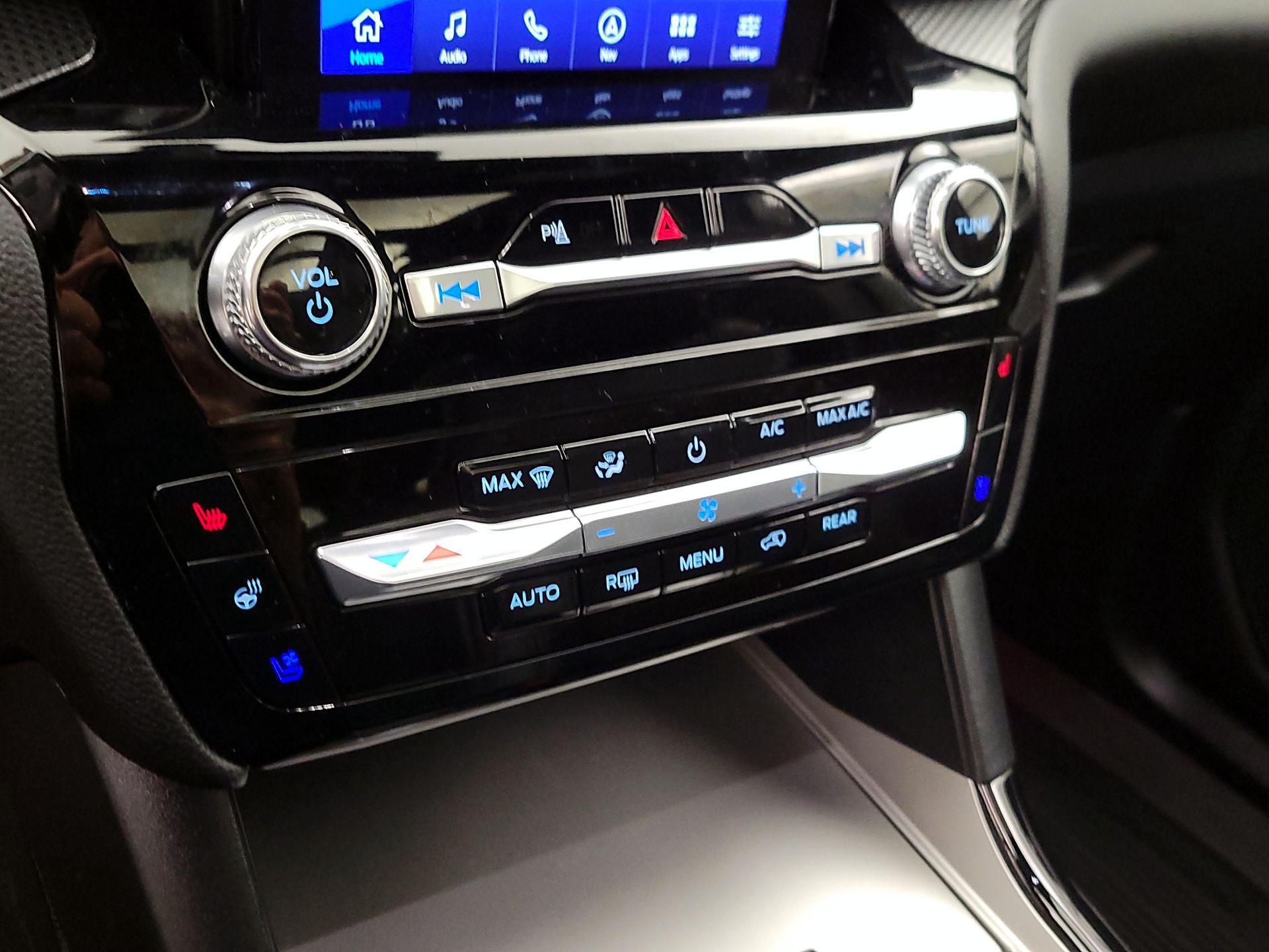 Thumbnail: 2023 Ford Explorer - 17