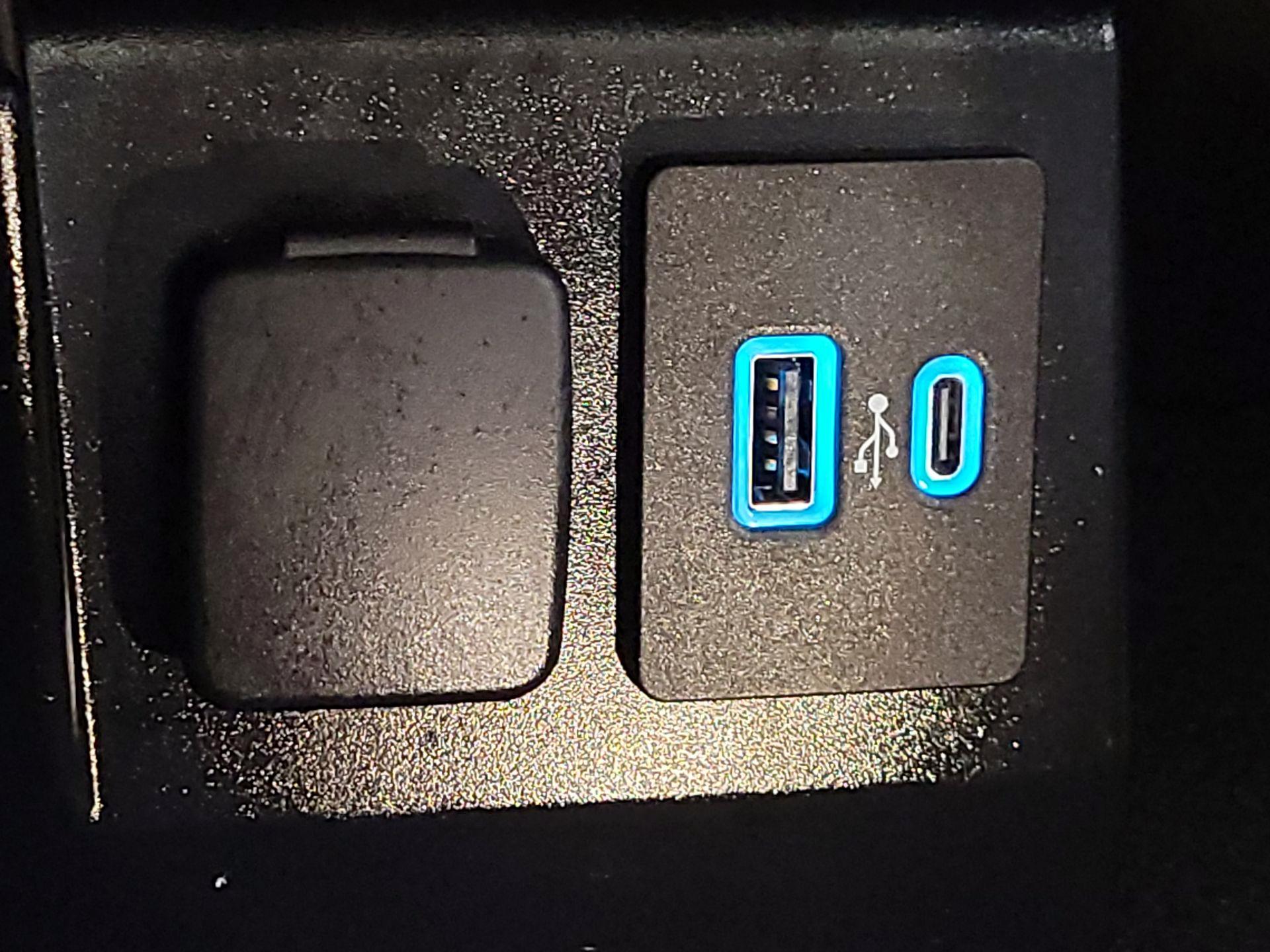 Thumbnail: 2023 Ford Explorer - 19