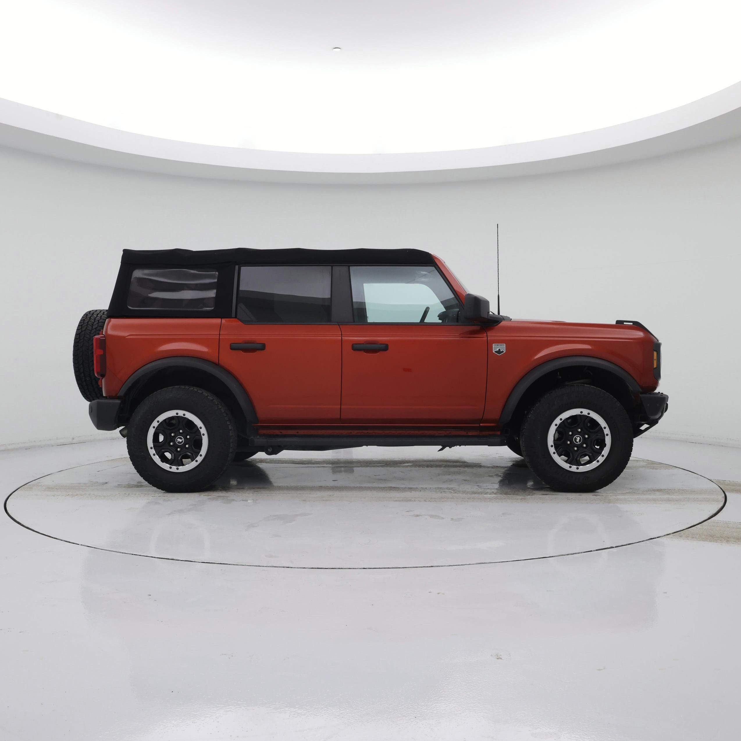 Thumbnail: 2022 Ford Bronco - 7