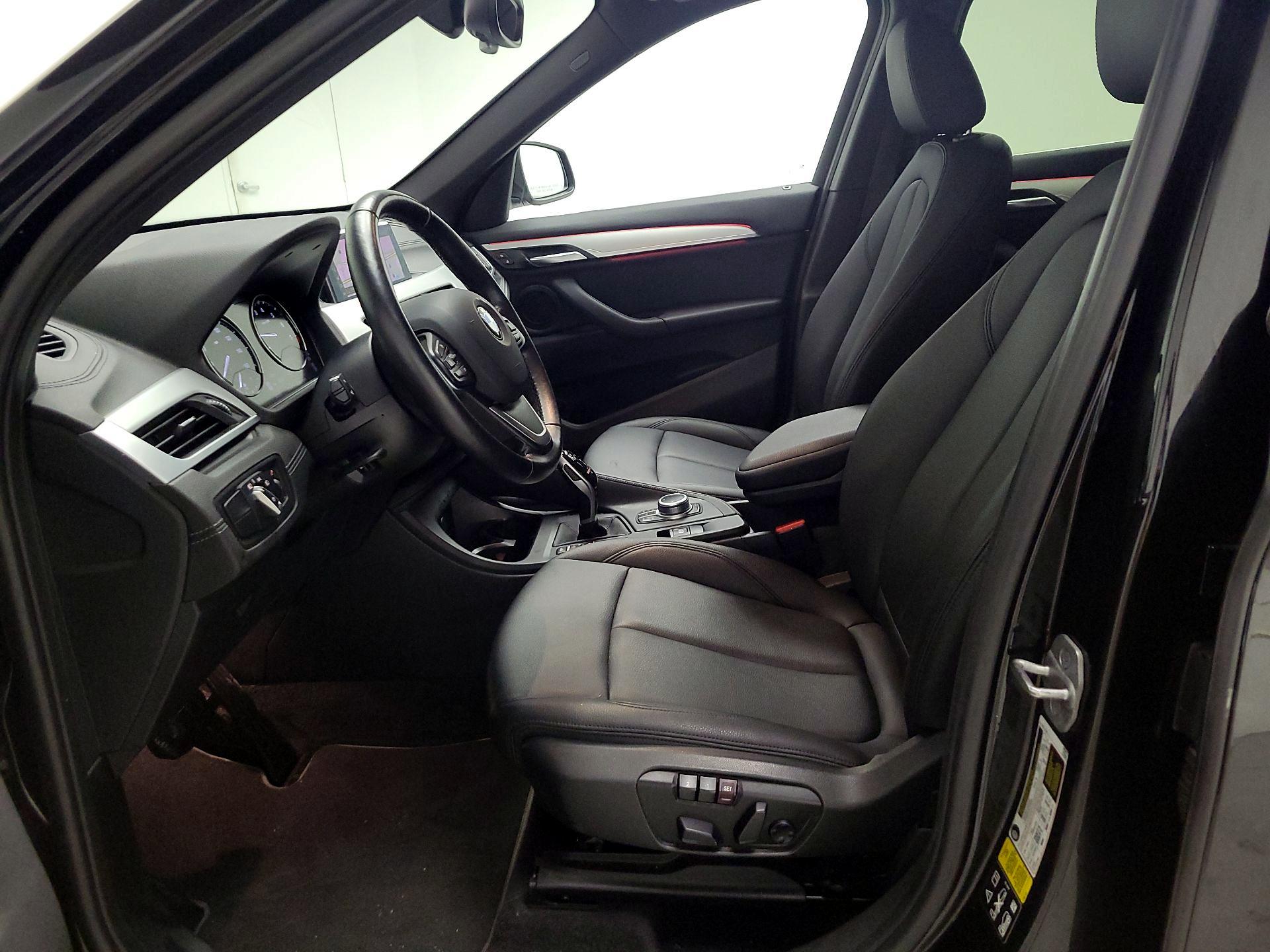 Thumbnail: 2022 BMW X1 - 11