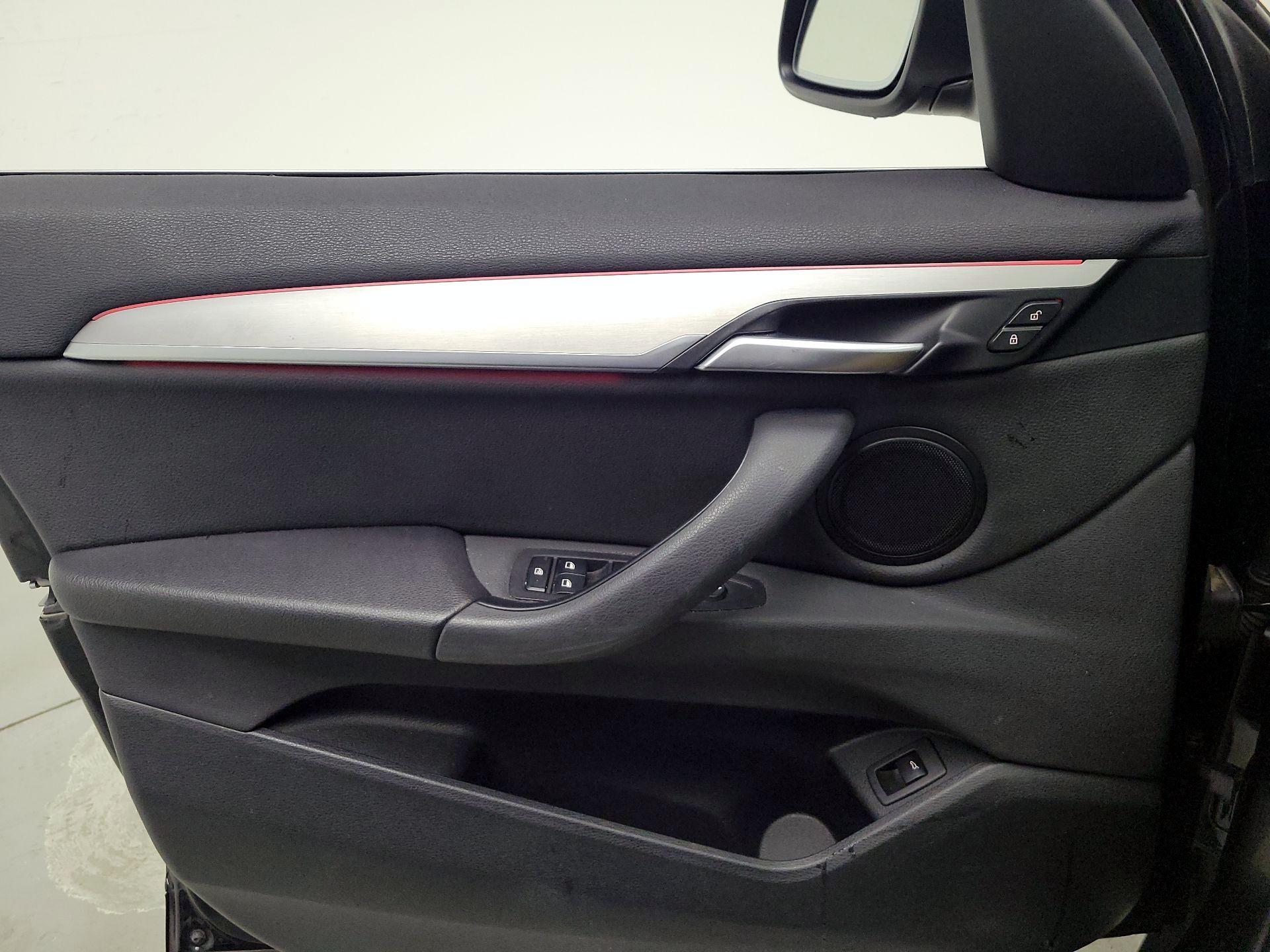 Thumbnail: 2022 BMW X1 - 12