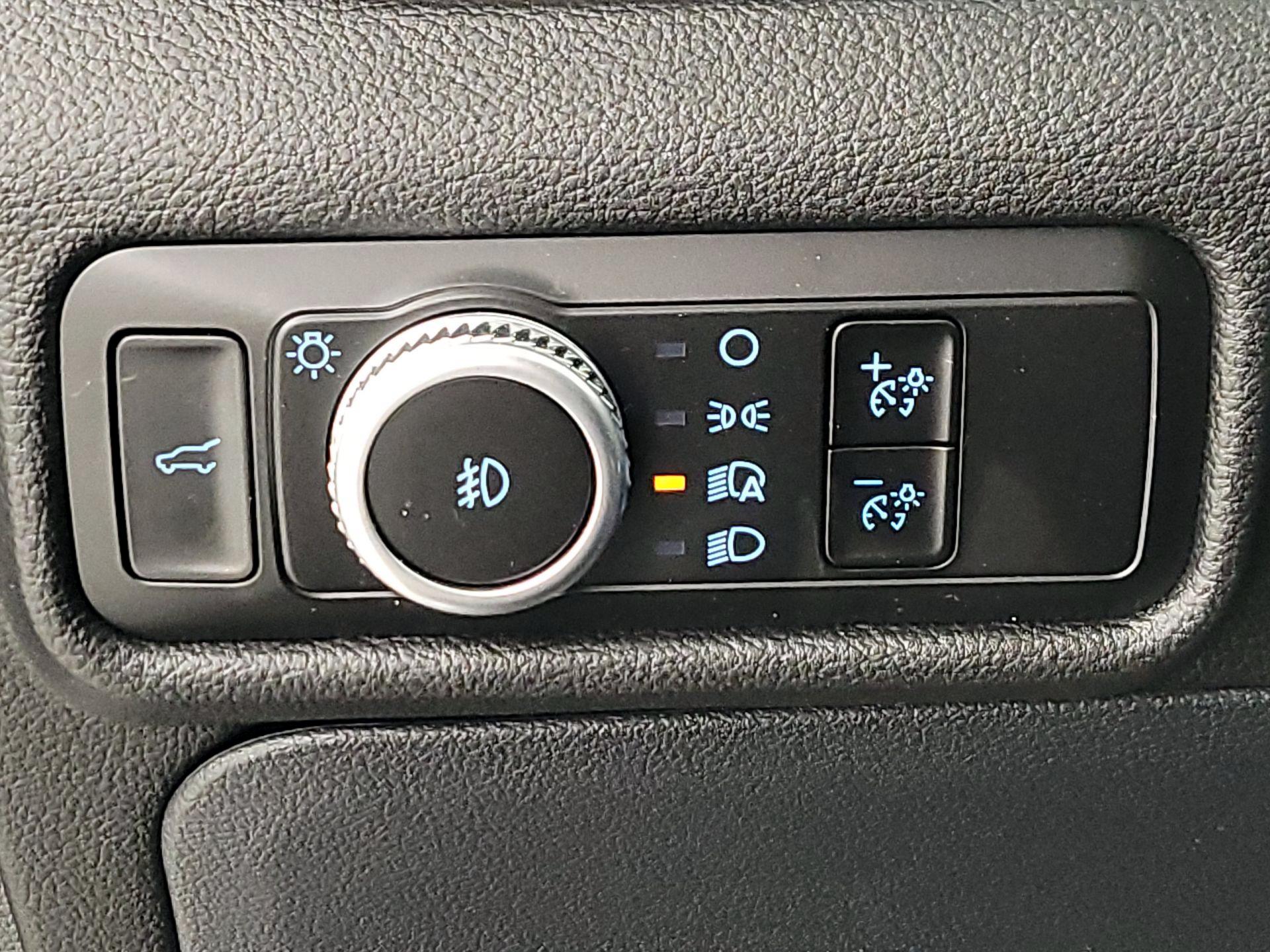 Thumbnail: 2022 Ford Explorer - 13