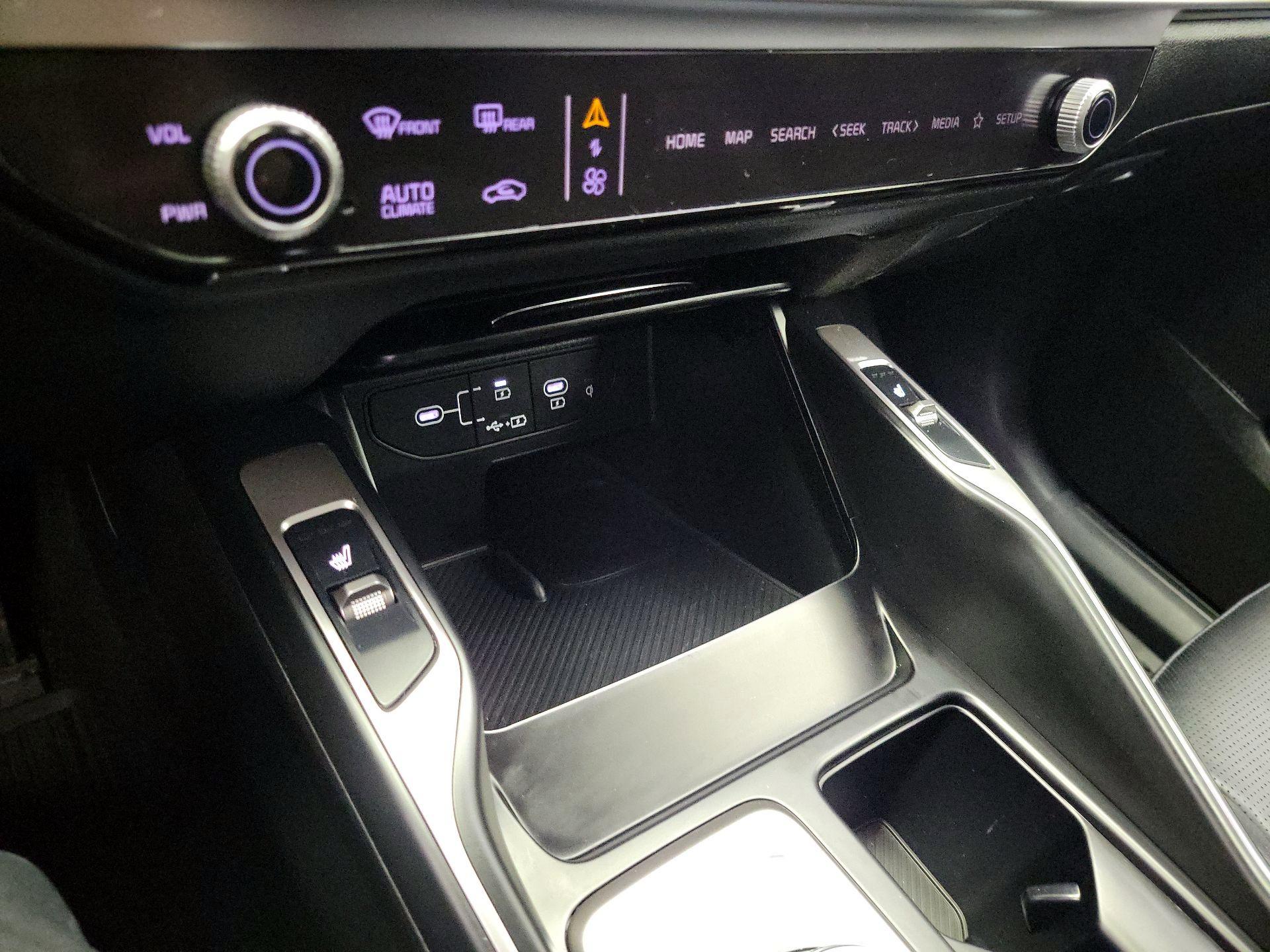 Thumbnail: 2025 Kia Sorento - 17