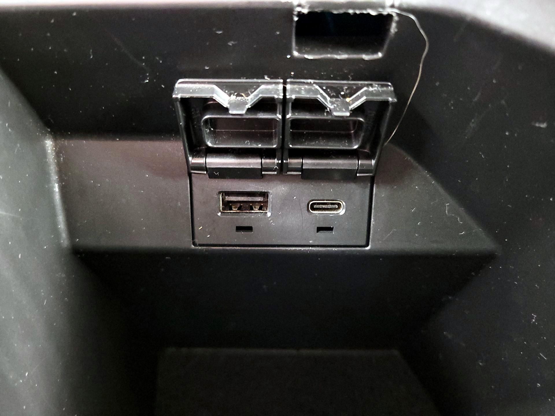 Thumbnail: 2024 Toyota Camry - 18