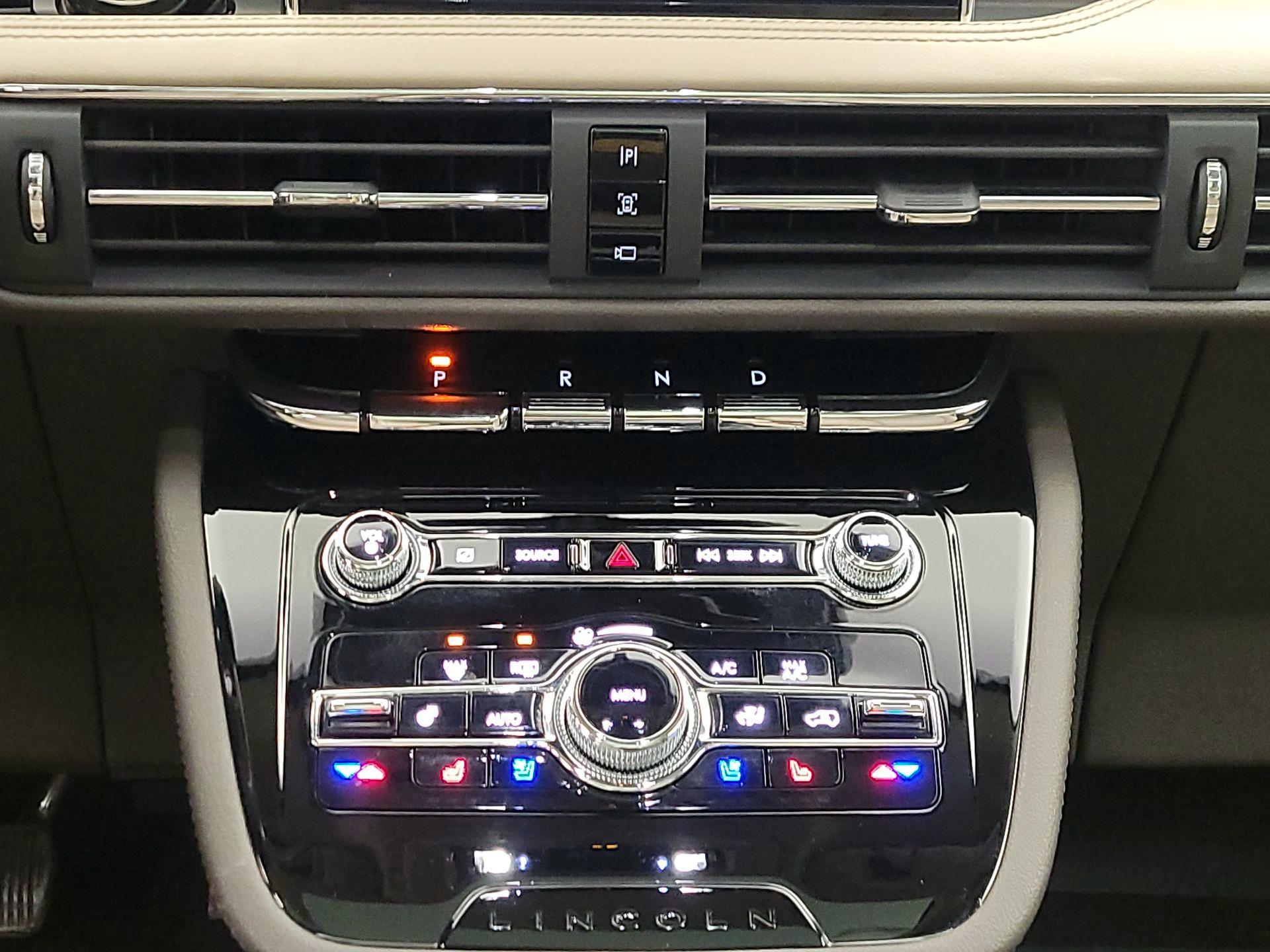 Thumbnail: 2022 Lincoln Corsair - 18