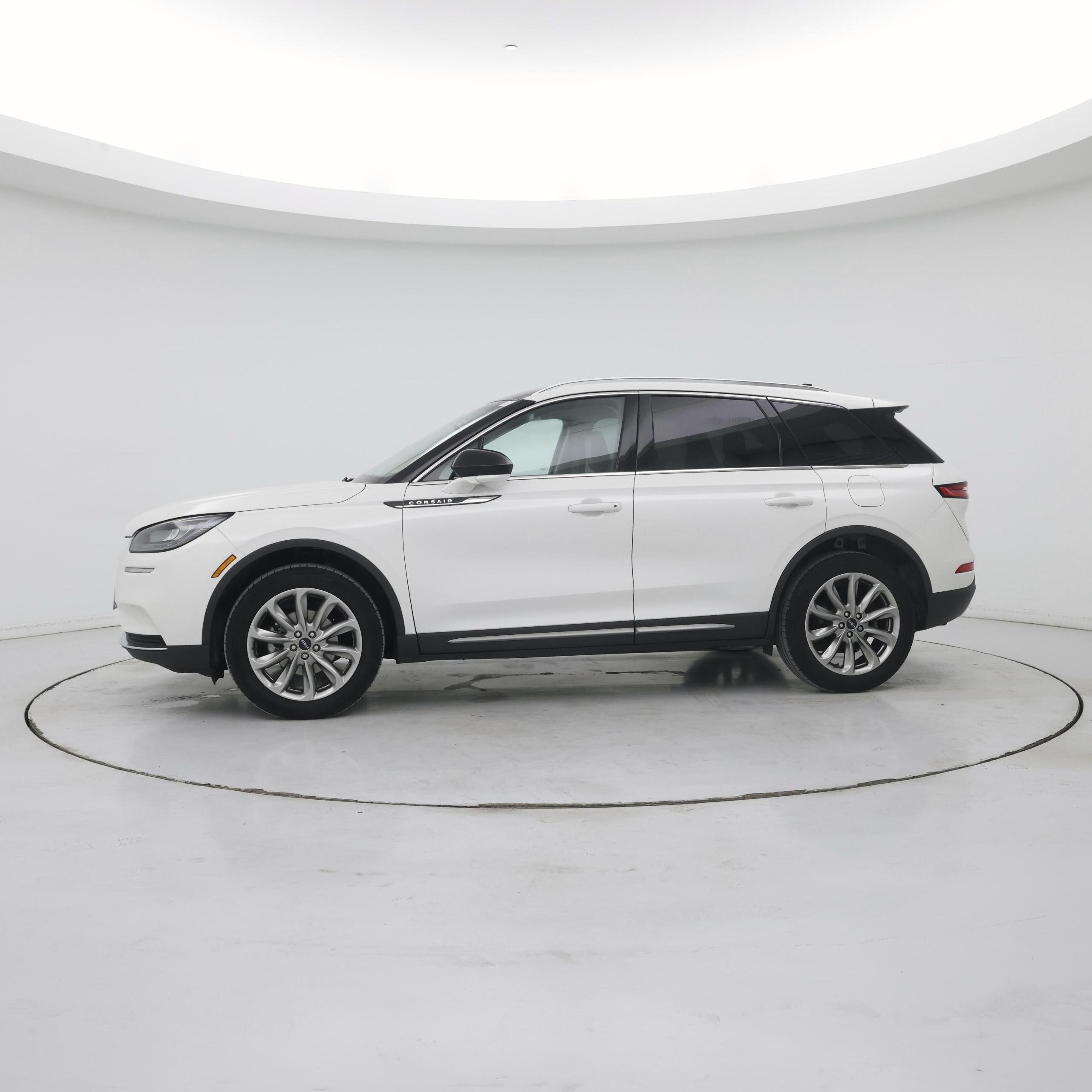 Thumbnail: 2022 Lincoln Corsair - 3