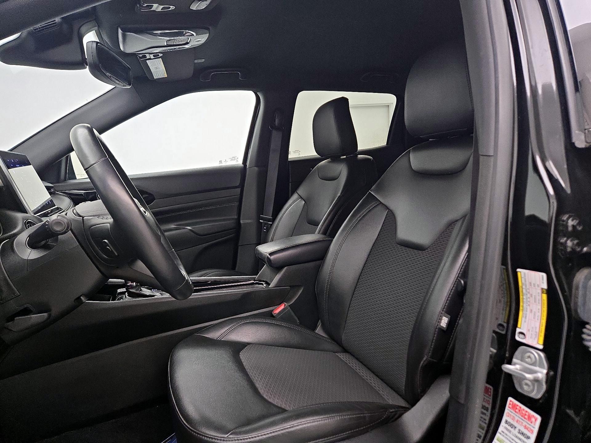 Thumbnail: 2022 Jeep Compass - 11