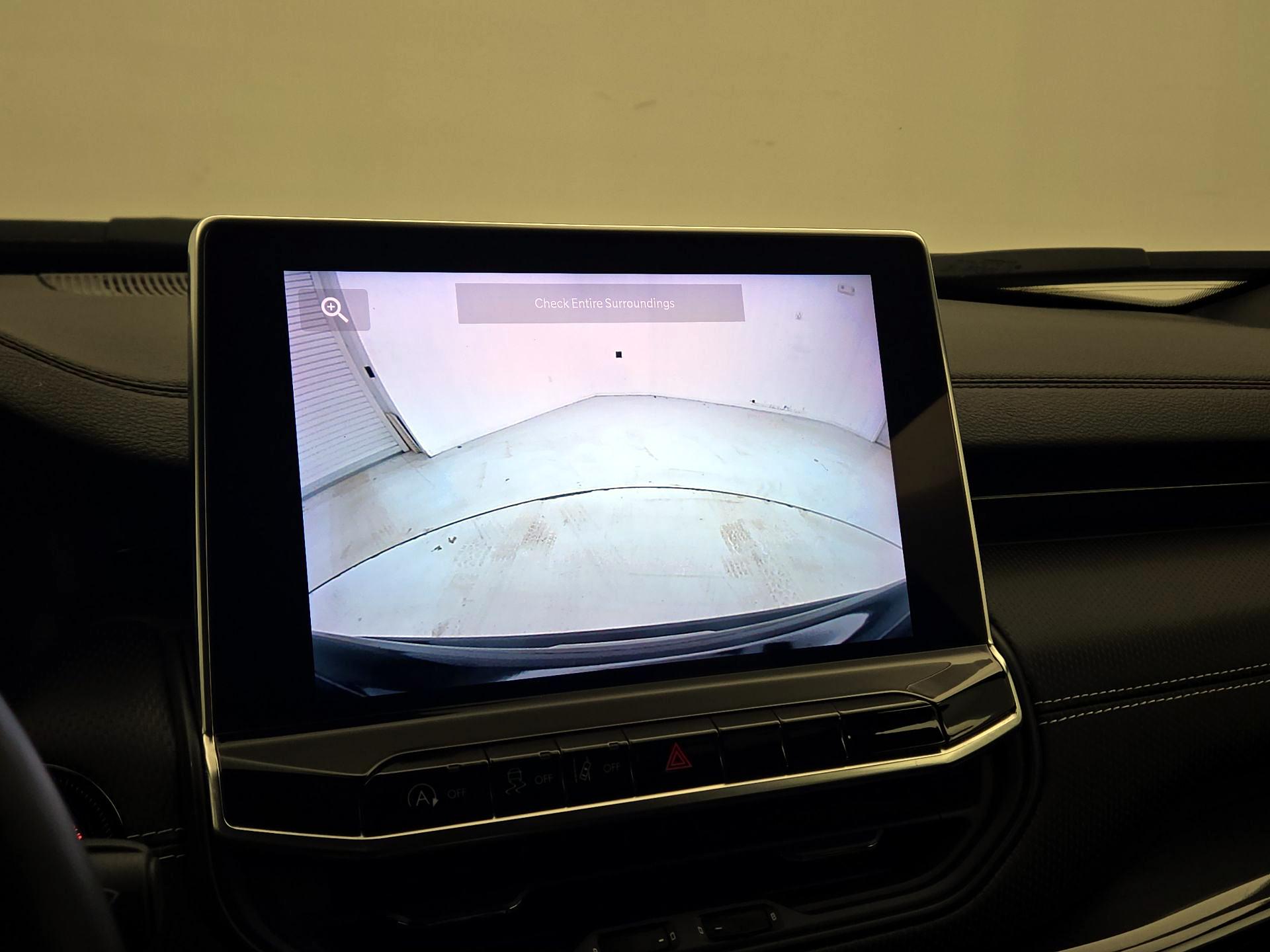 Thumbnail: 2022 Jeep Compass - 14