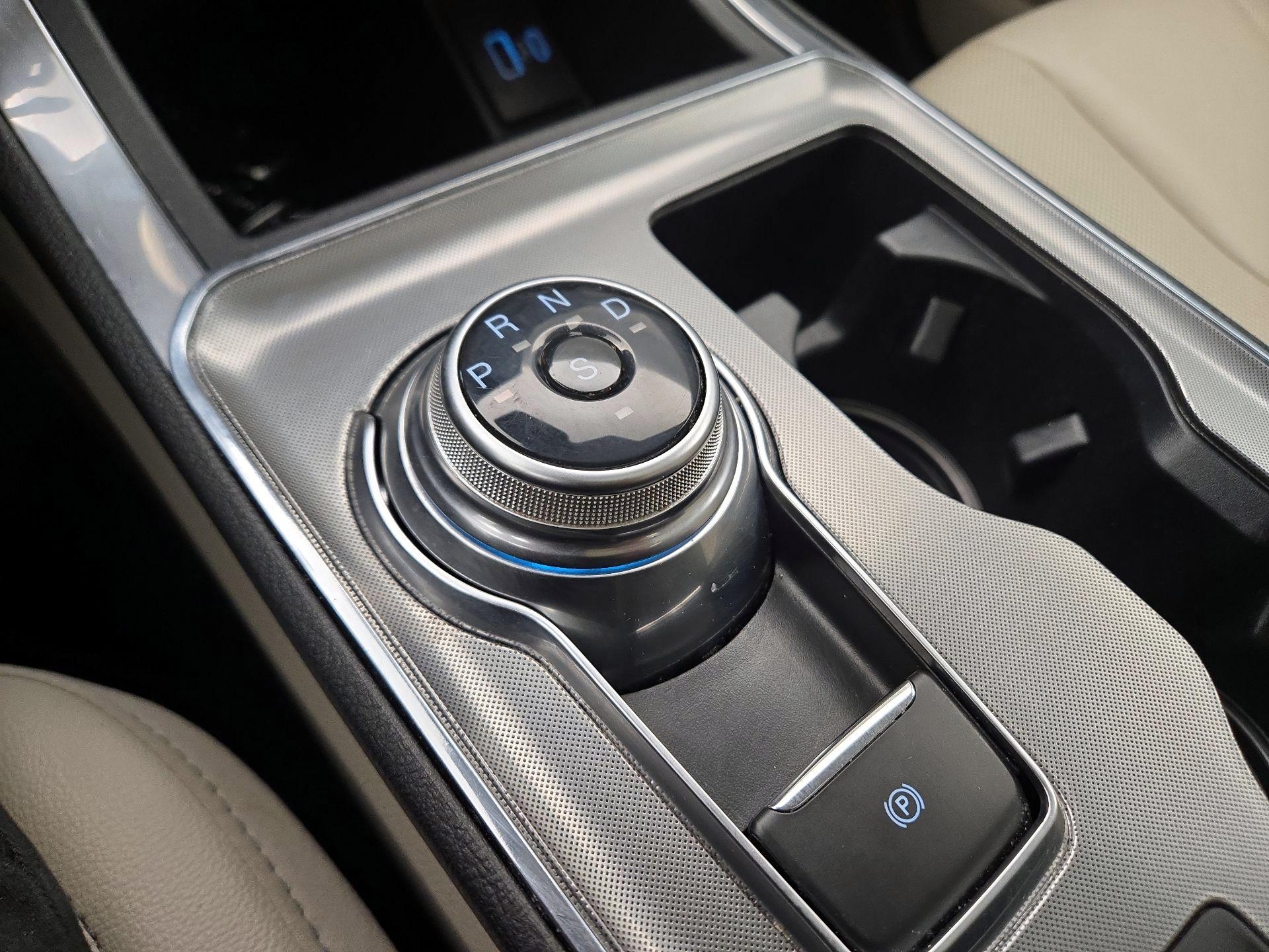 Thumbnail: 2022 Ford Edge - 18