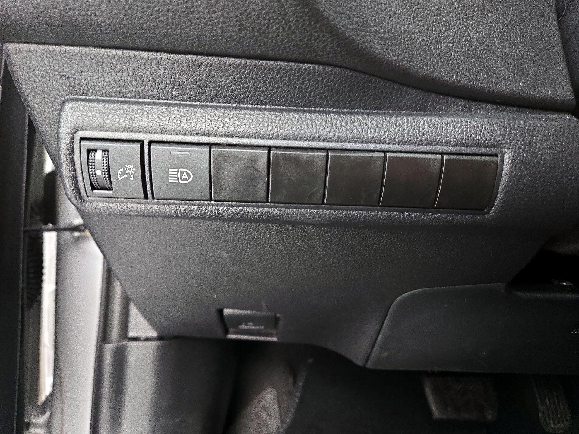 Thumbnail: 2024 Toyota Corolla - 13