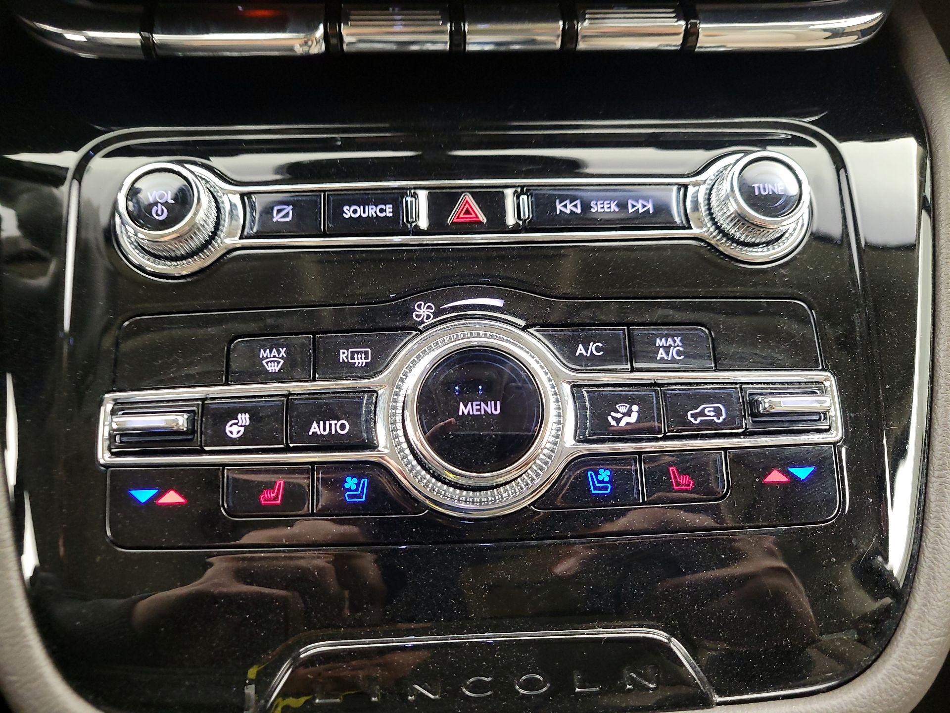 Thumbnail: 2022 Lincoln Corsair - 17