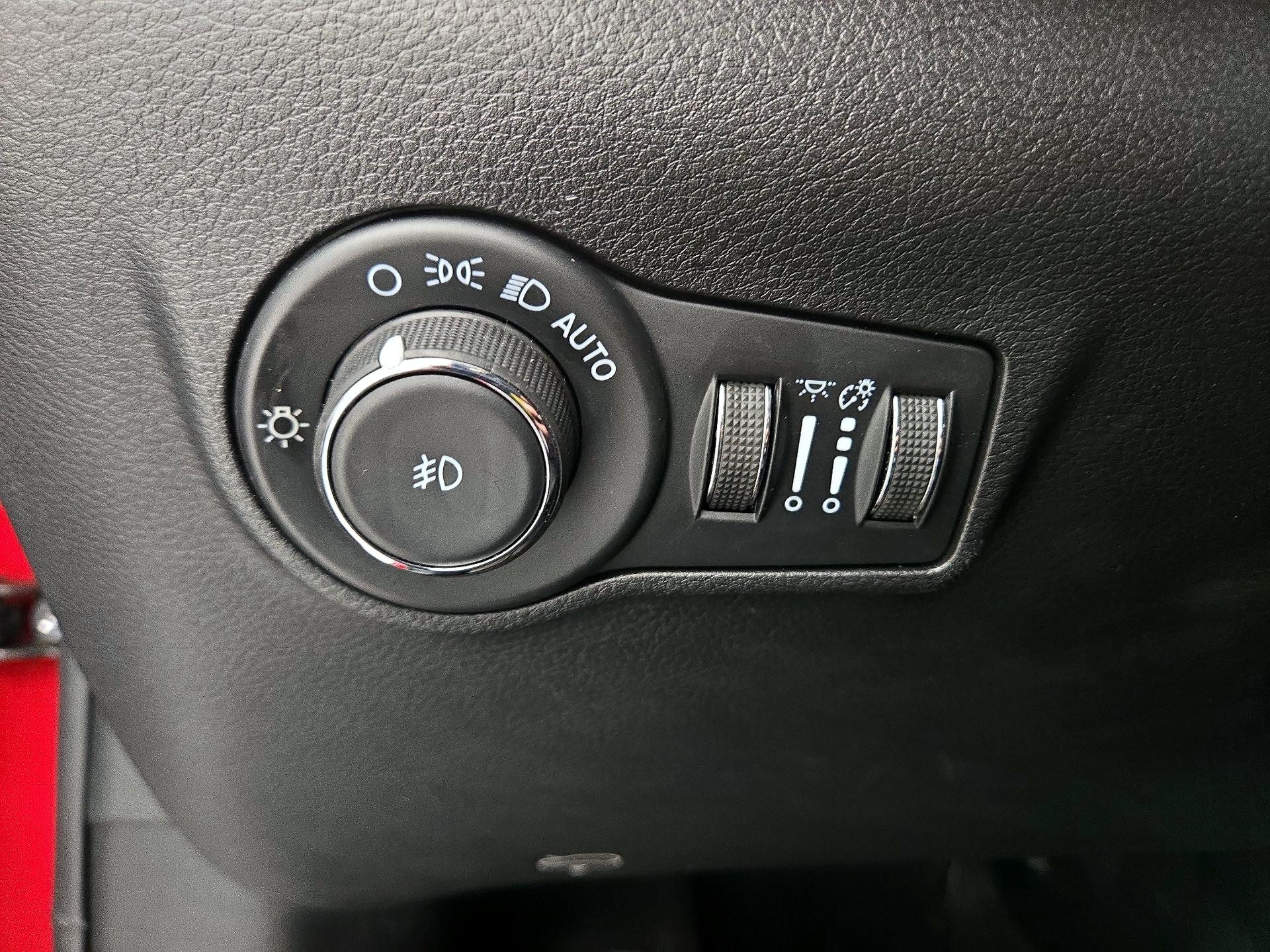 Thumbnail: 2023 Jeep Compass - 13