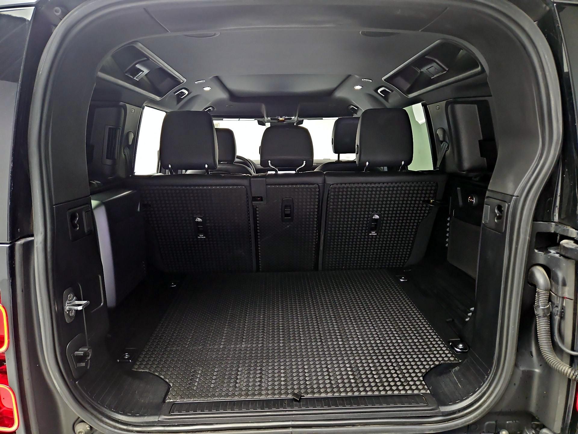 Thumbnail: 2022 Land Rover Defender - 20