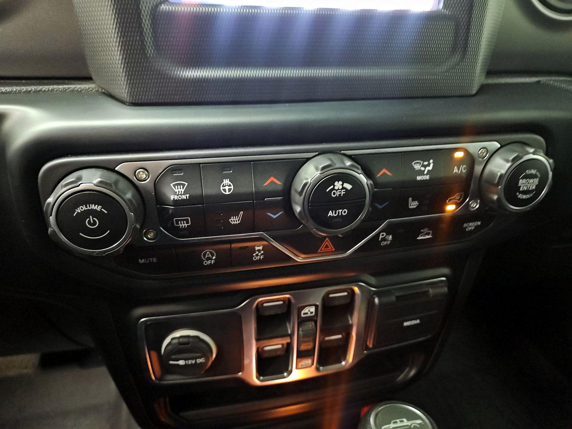 Thumbnail: 2023 Jeep Gladiator - 16