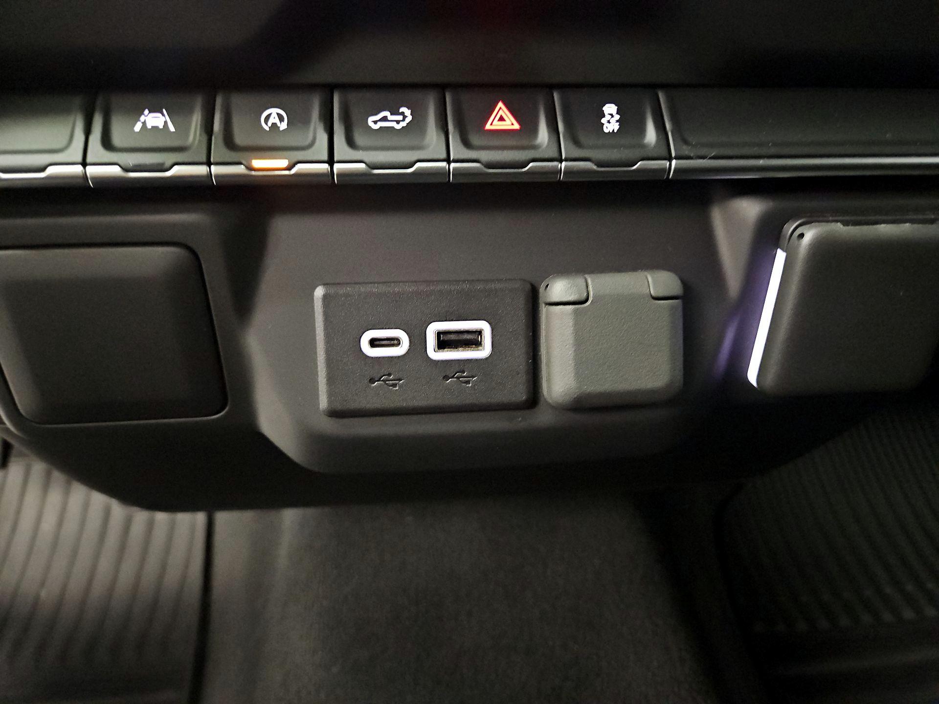 Thumbnail: 2022 Chevrolet Silverado 1500 - 18