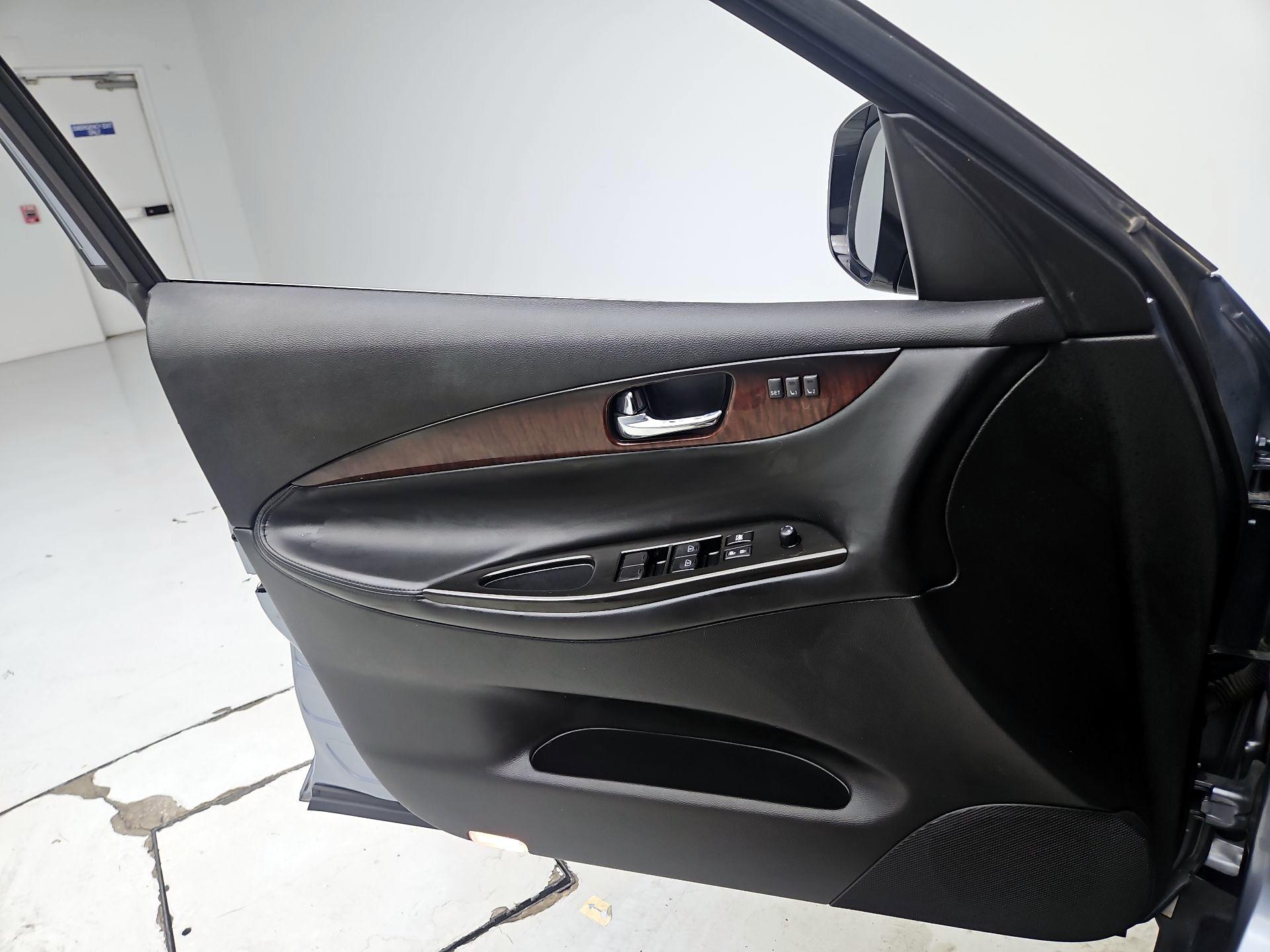 Thumbnail: 2017 INFINITI QX50 - 12