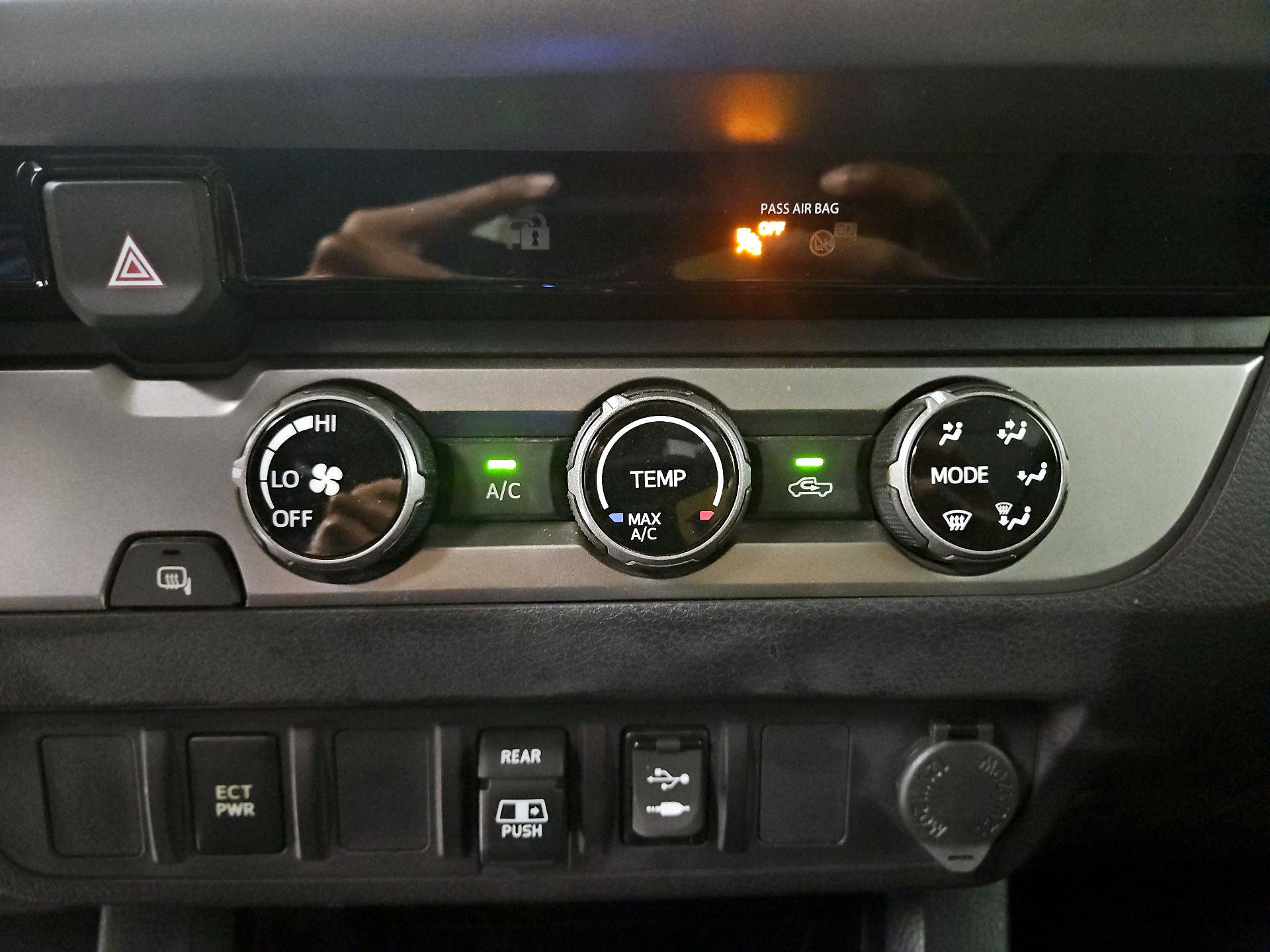 Thumbnail: 2018 Toyota Tacoma - 16