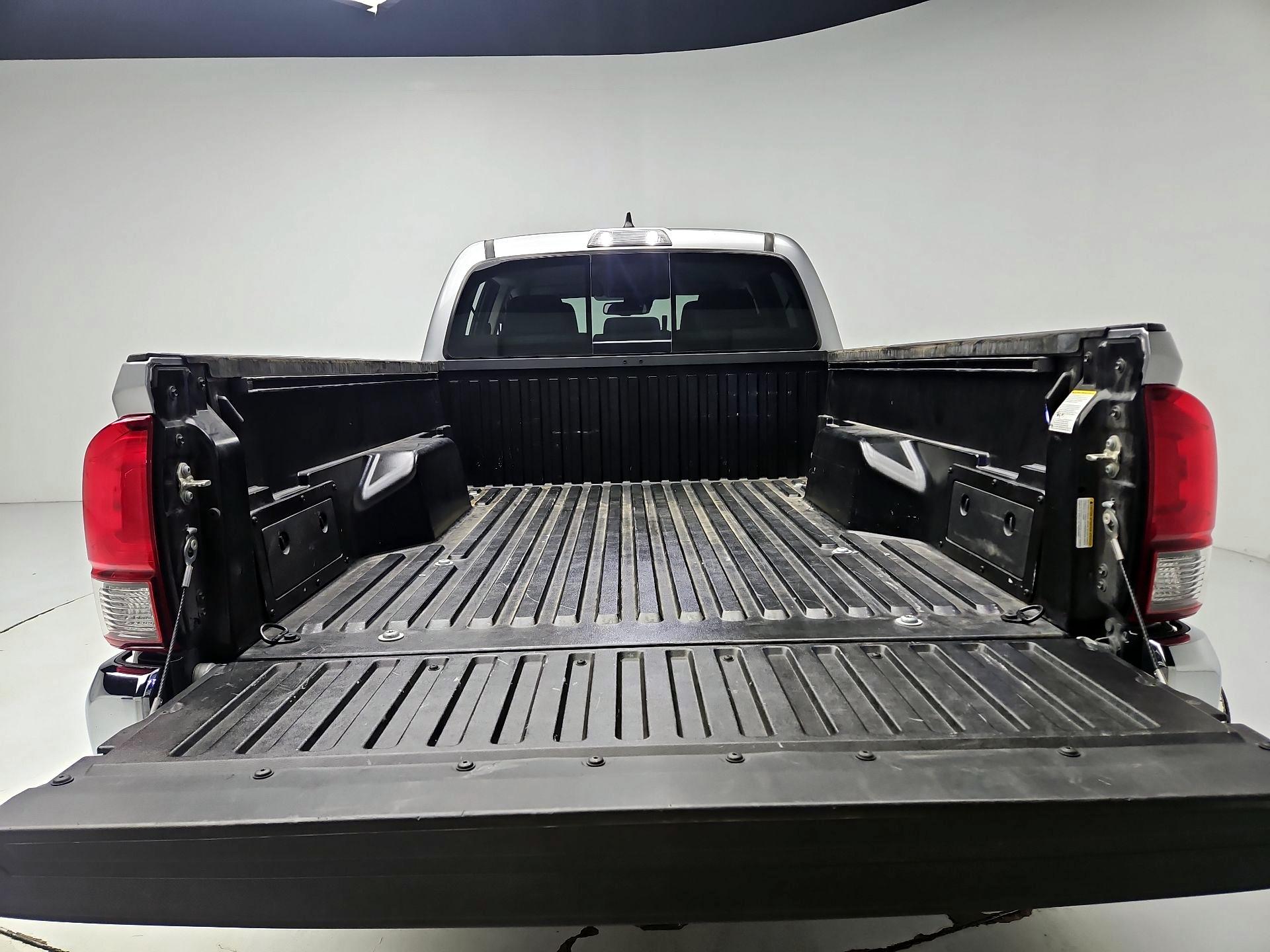 Thumbnail: 2018 Toyota Tacoma - 20