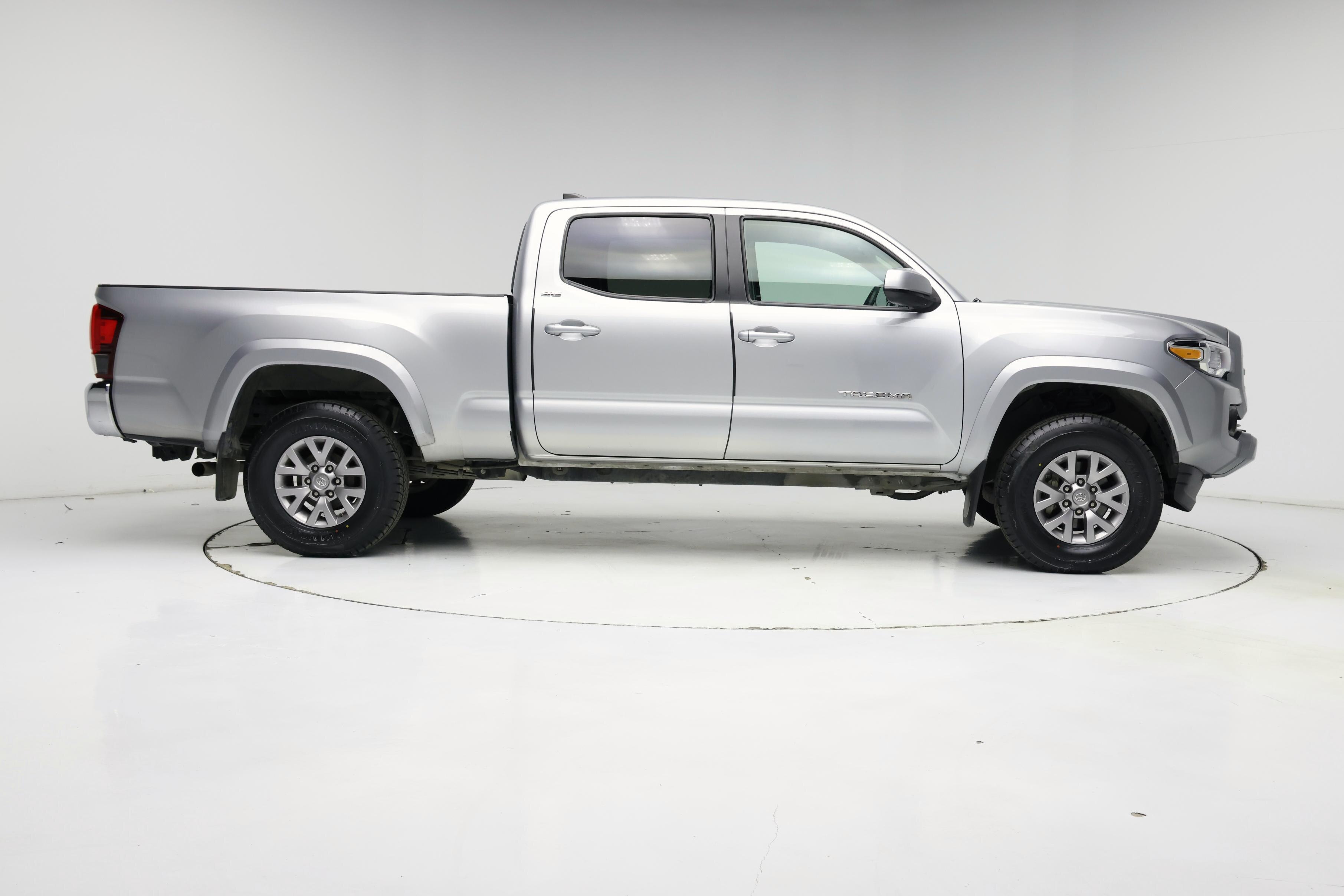 Thumbnail: 2018 Toyota Tacoma - 7