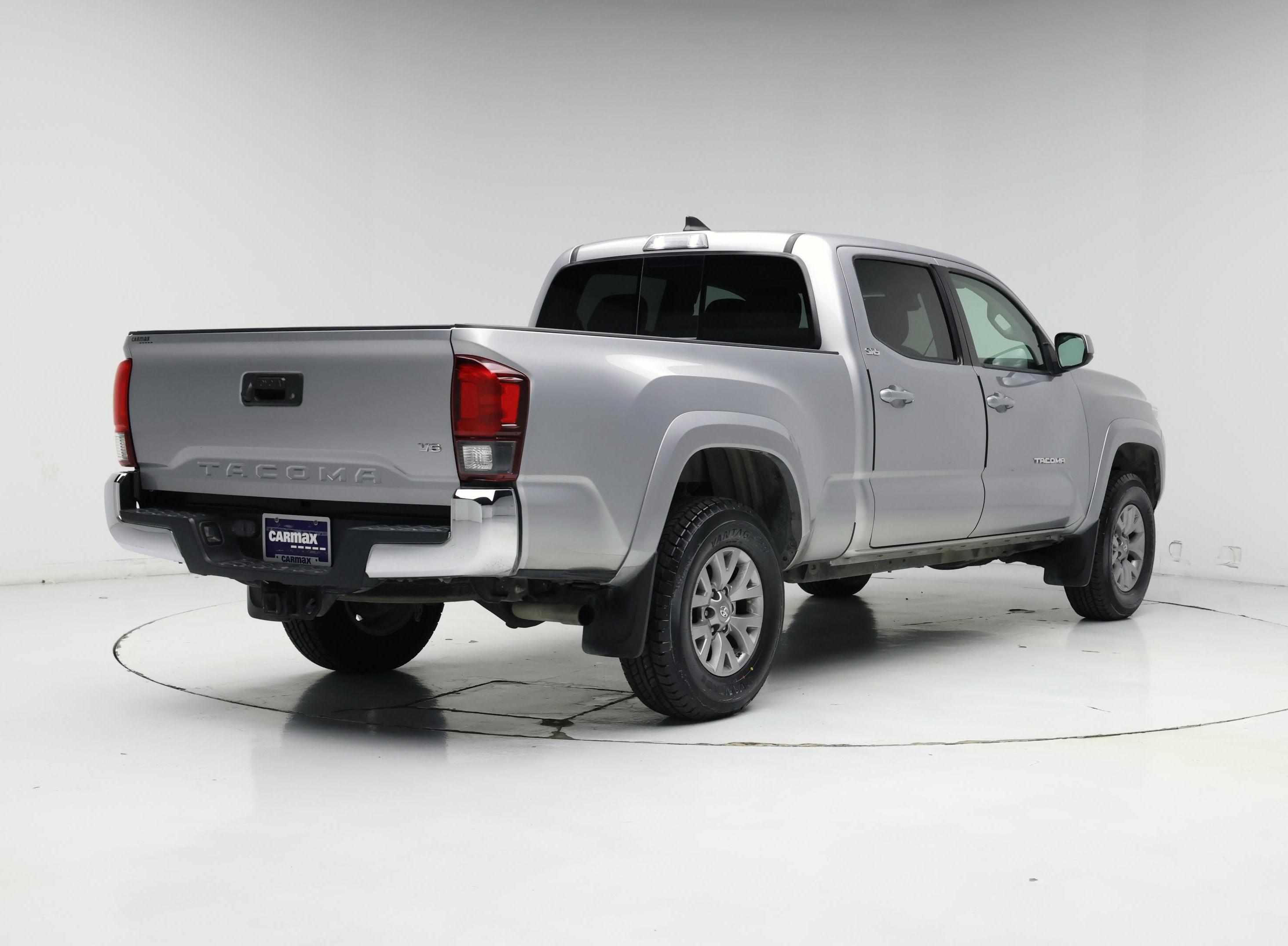 Thumbnail: 2018 Toyota Tacoma - 8