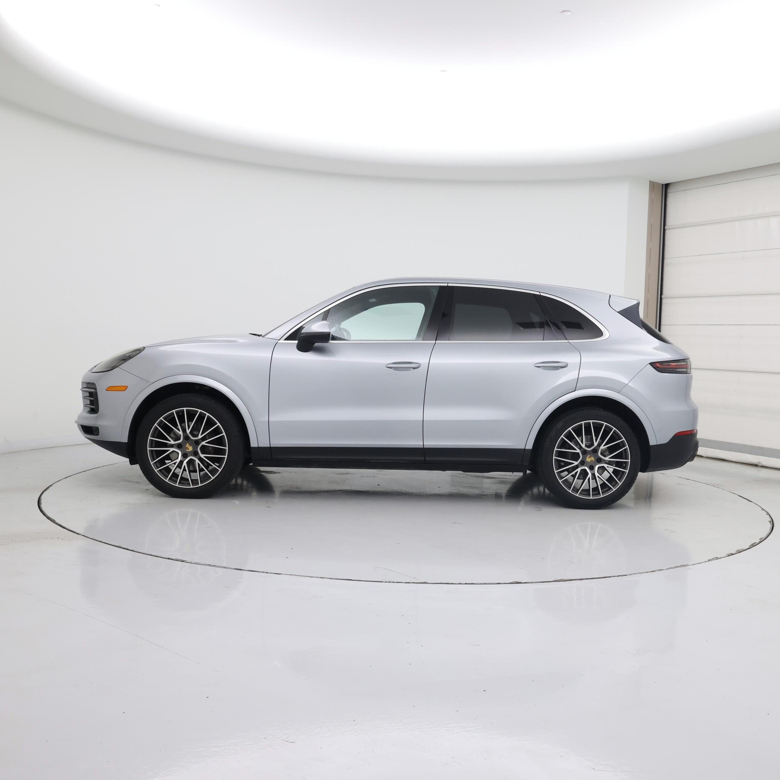 Thumbnail: 2020 Porsche Cayenne - 3
