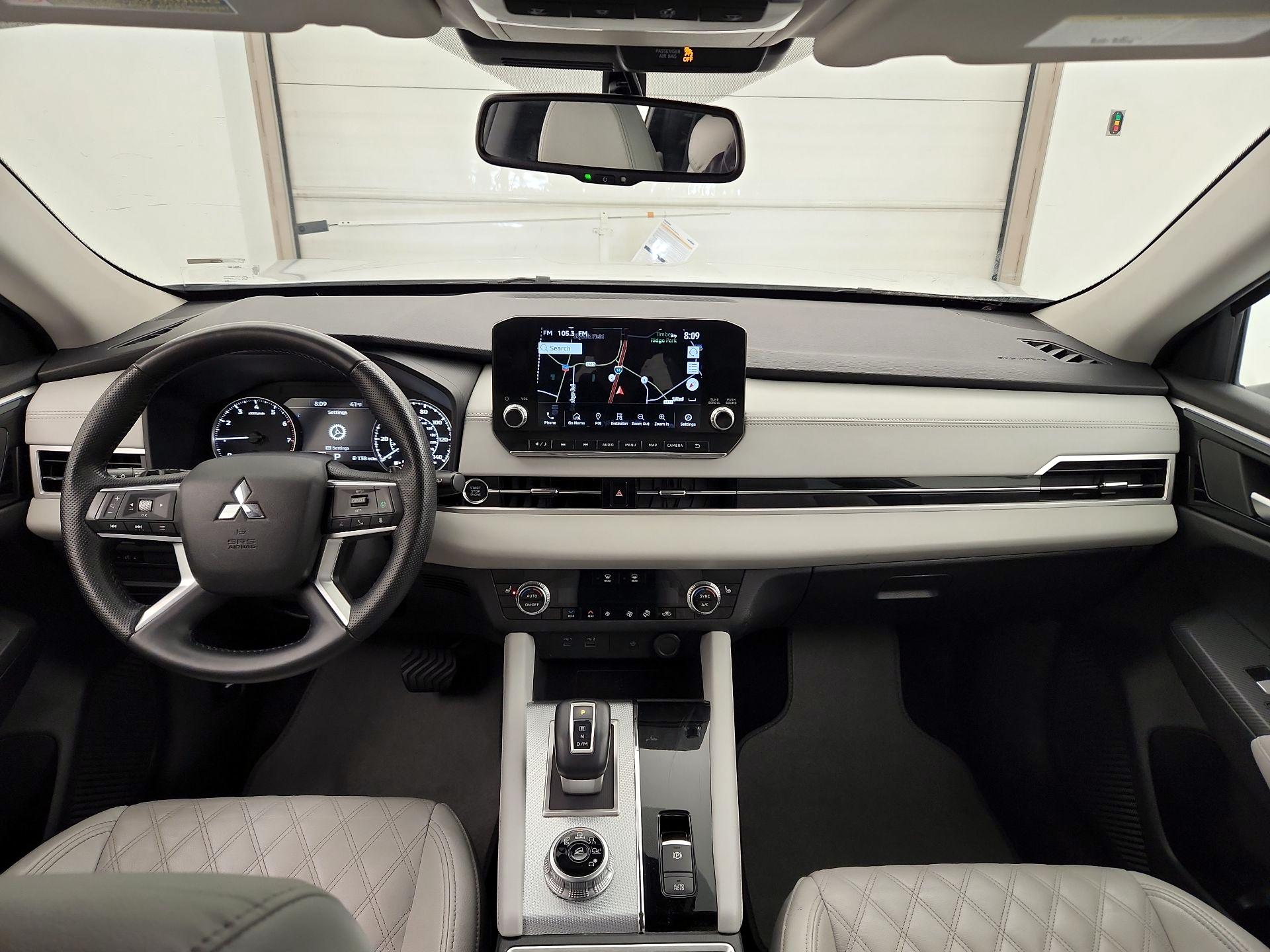 Thumbnail: 2022 Mitsubishi Outlander - 9