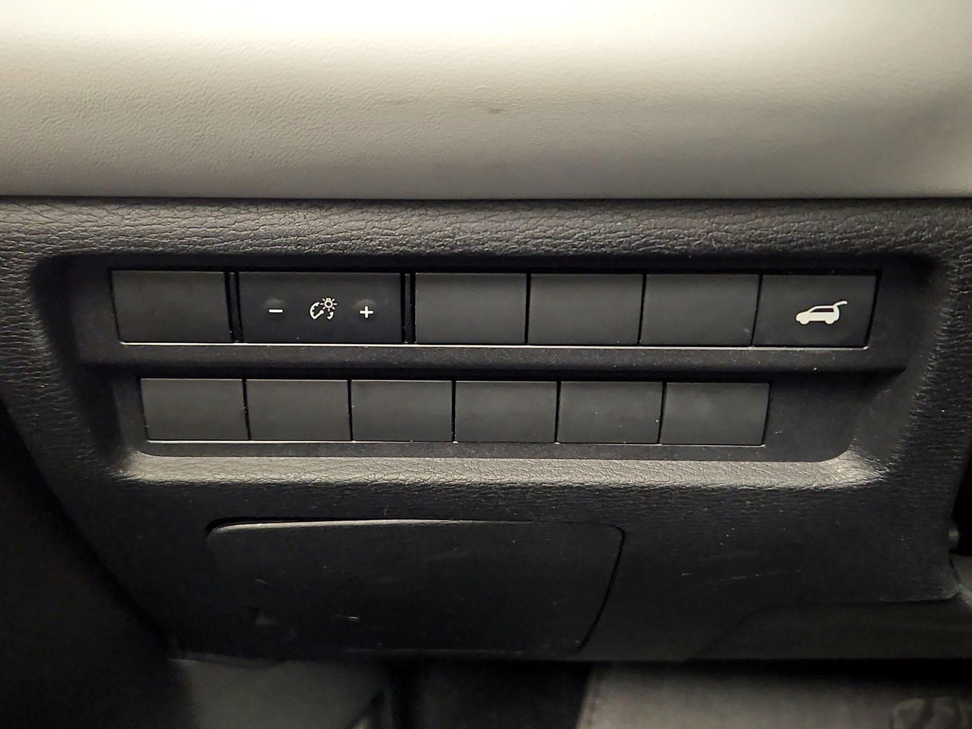 Thumbnail: 2022 Mitsubishi Outlander - 13