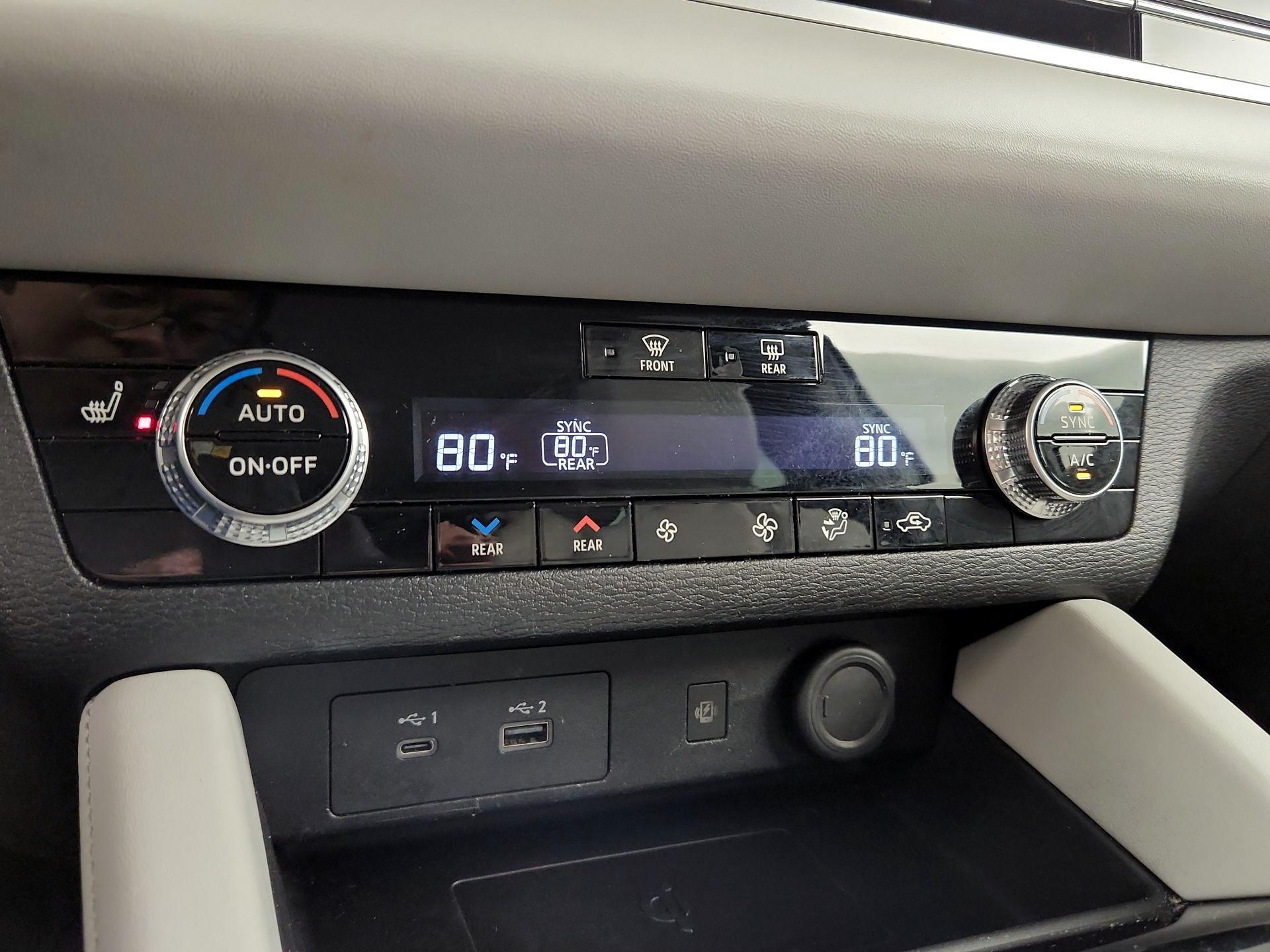 Thumbnail: 2022 Mitsubishi Outlander - 17