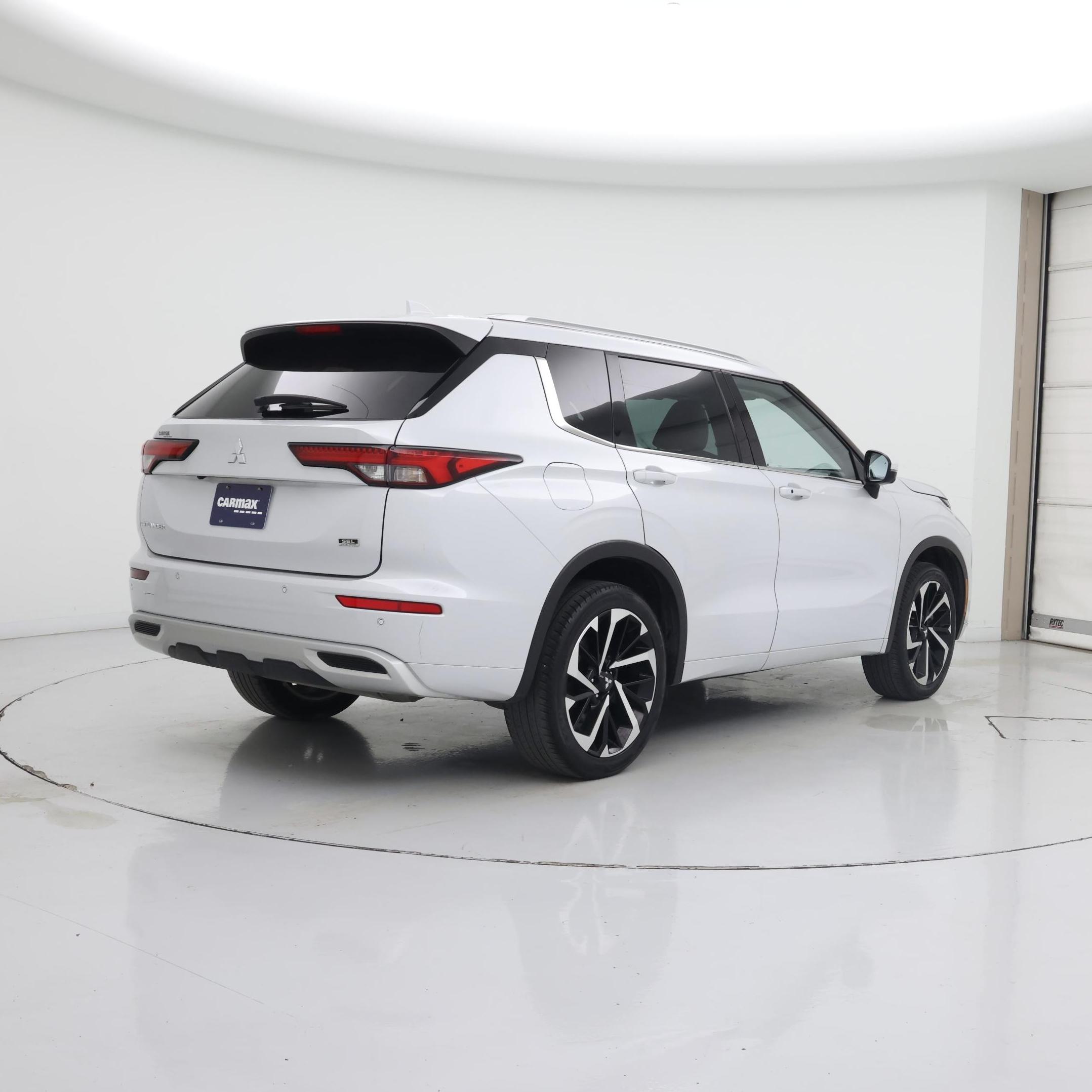 Thumbnail: 2022 Mitsubishi Outlander - 8