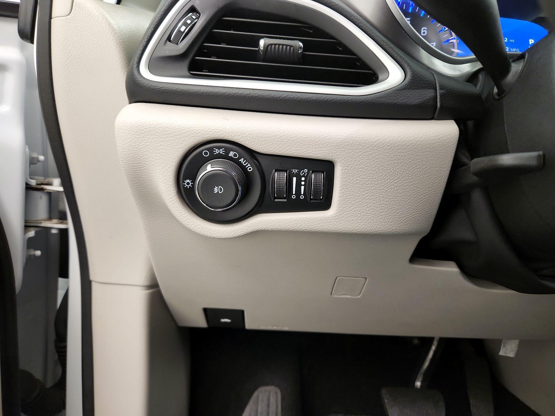 Thumbnail: 2024 Chrysler Pacifica - 13