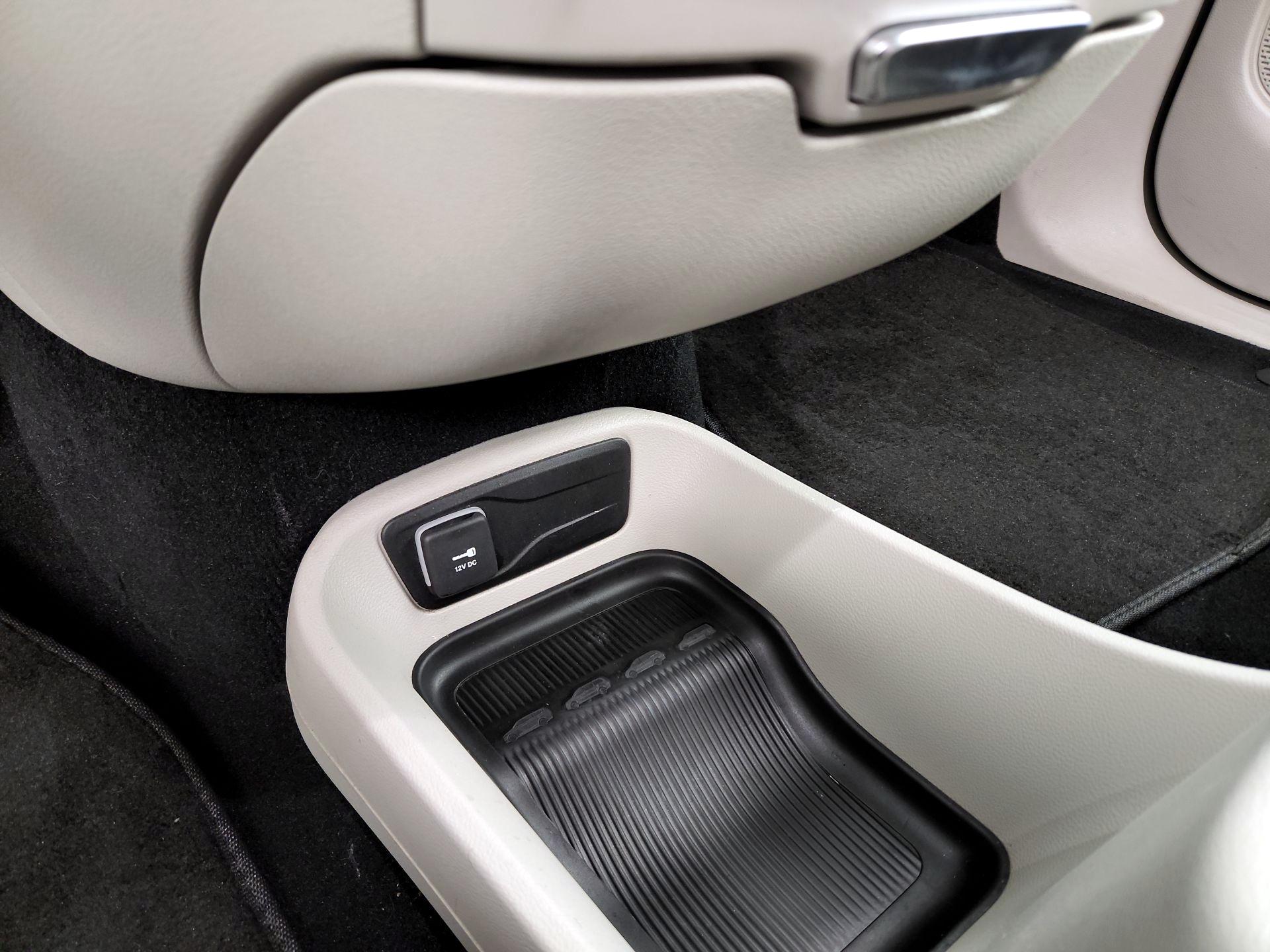 Thumbnail: 2024 Chrysler Pacifica - 18