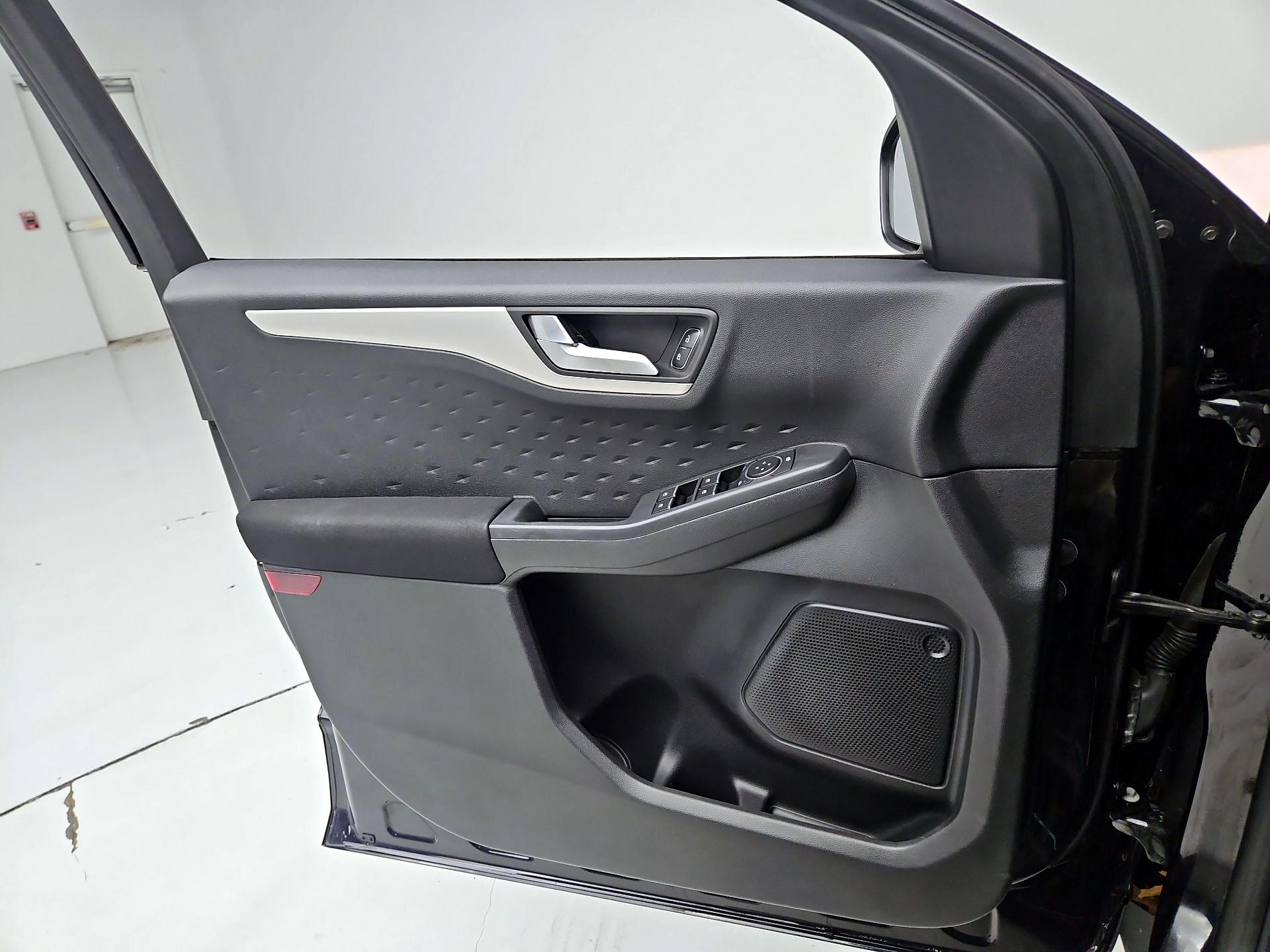 Thumbnail: 2020 Ford Escape - 12