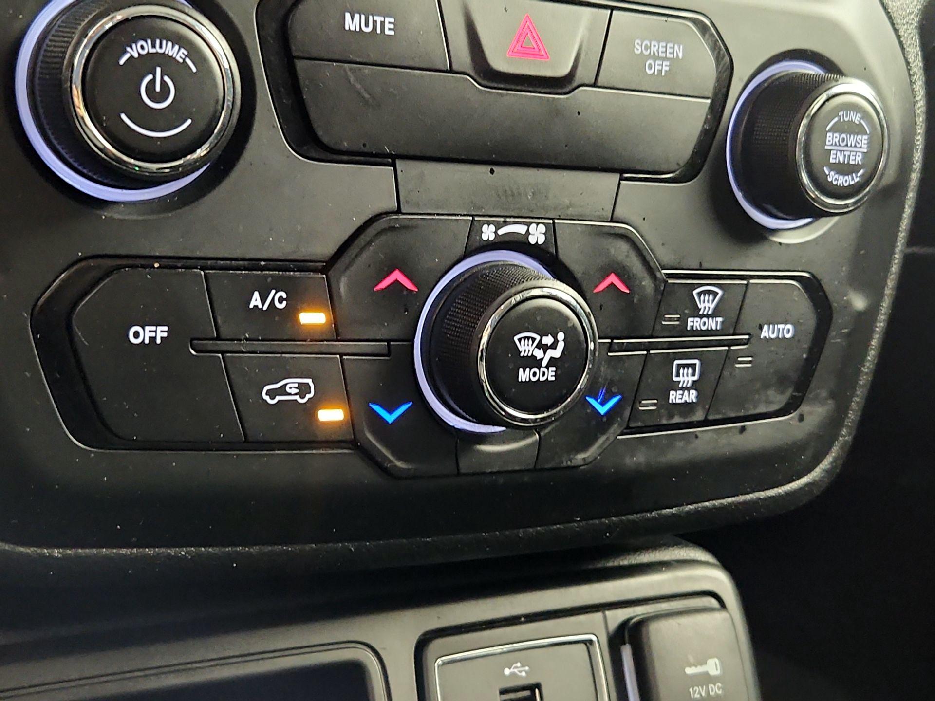 Thumbnail: 2020 Jeep Renegade - 16