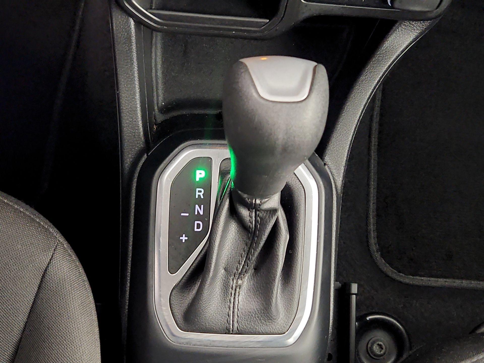 Thumbnail: 2020 Jeep Renegade - 17