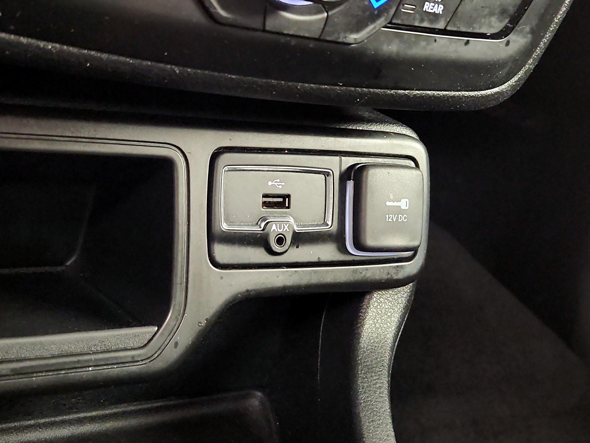 Thumbnail: 2020 Jeep Renegade - 18