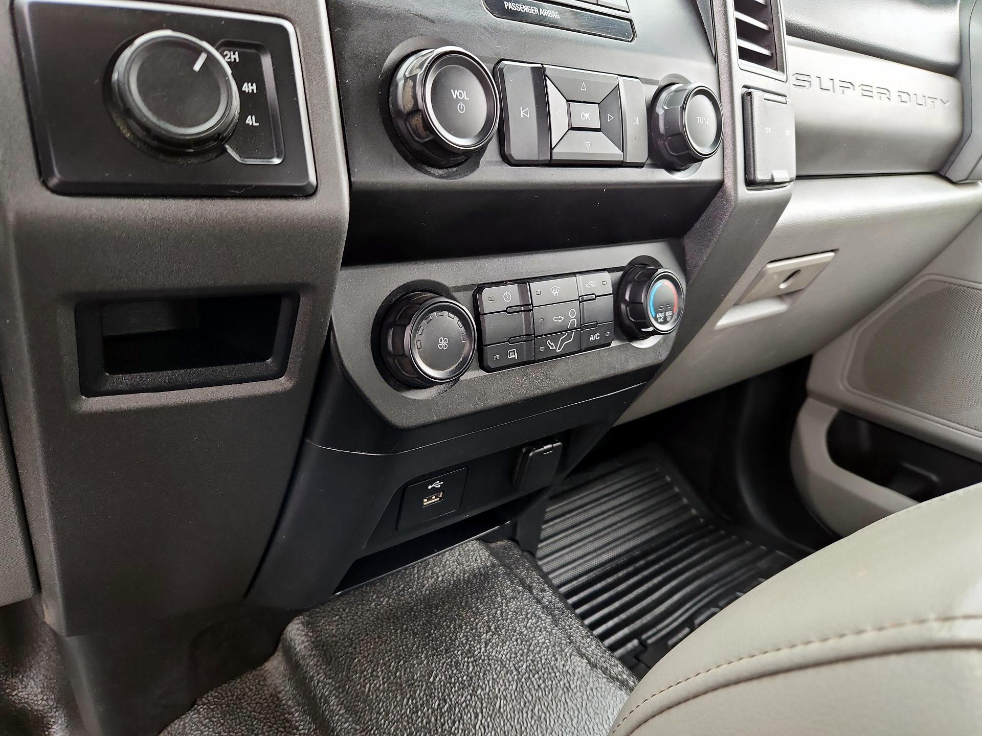 Thumbnail: 2020 Ford F-250 - 16