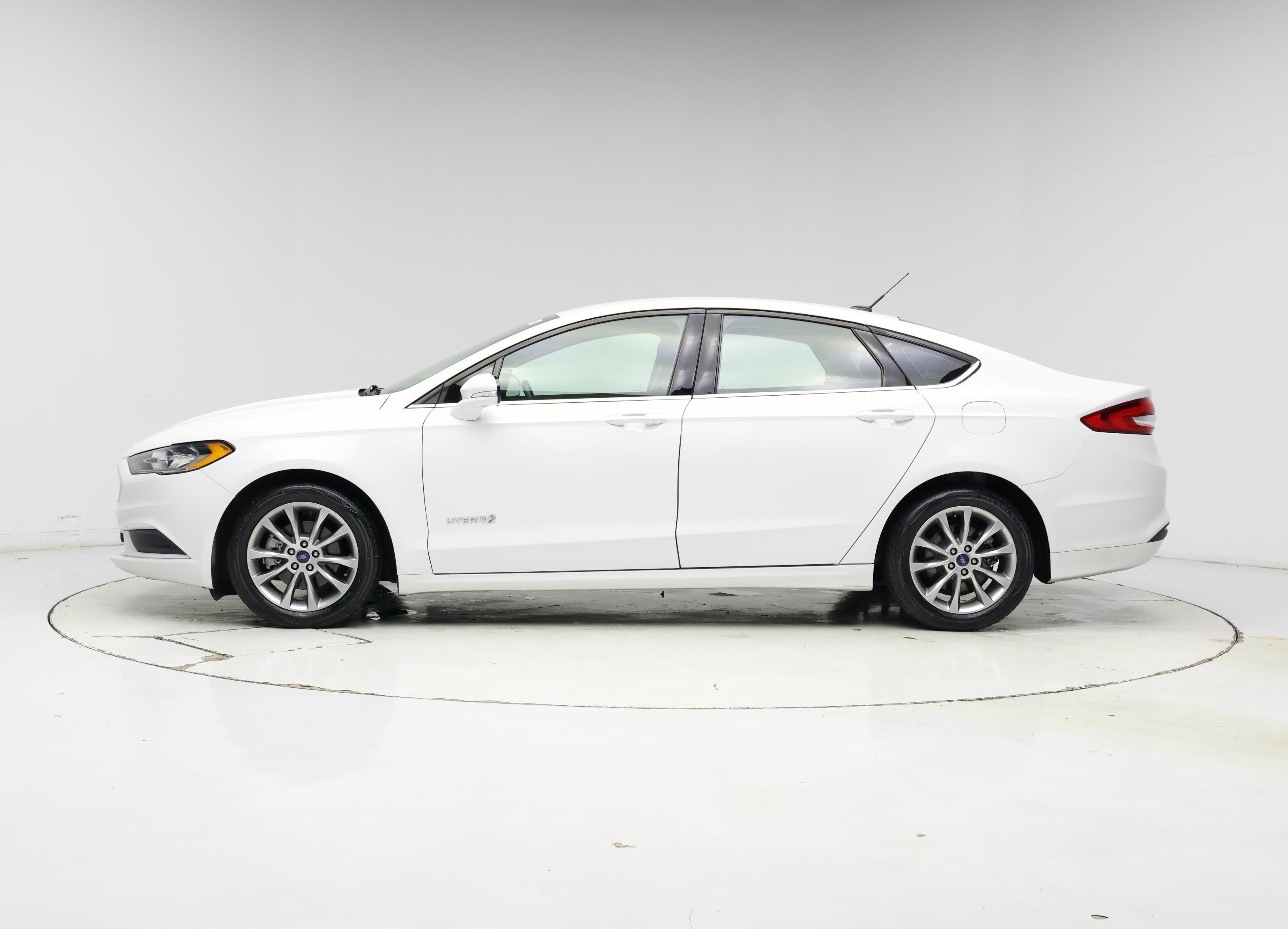 Thumbnail: 2017 Ford Fusion - 3