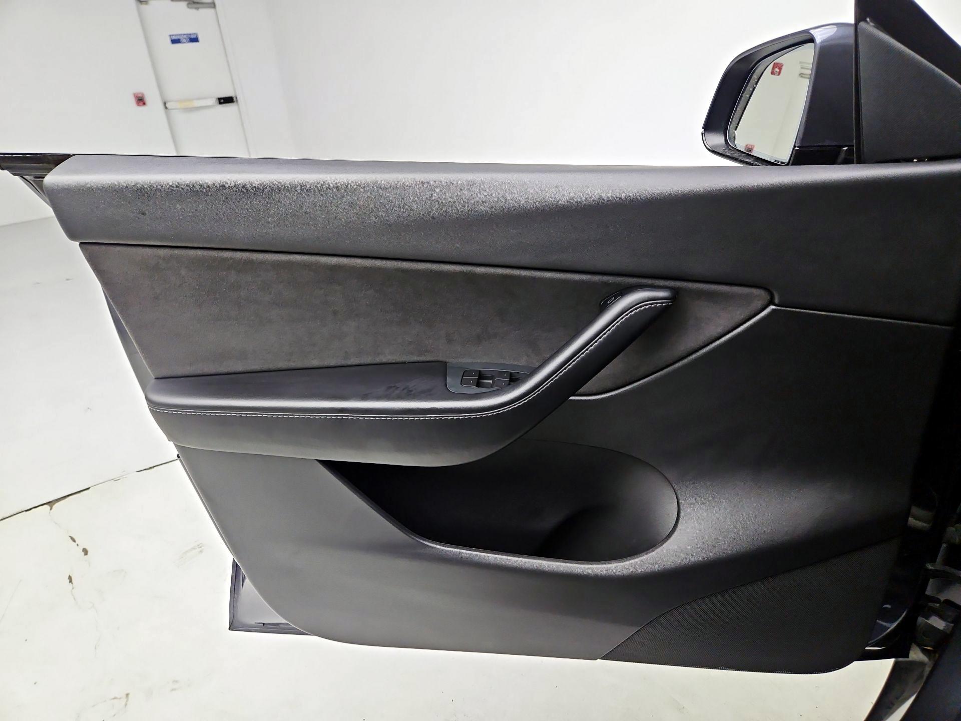 Thumbnail: 2021 Tesla Model Y - 12