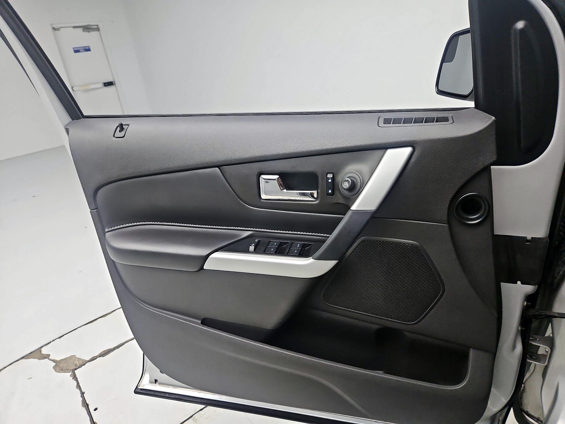 Thumbnail: 2014 Ford Edge - 12