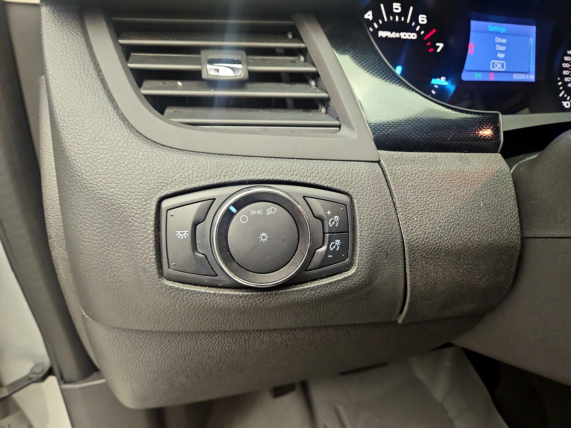 Thumbnail: 2014 Ford Edge - 13