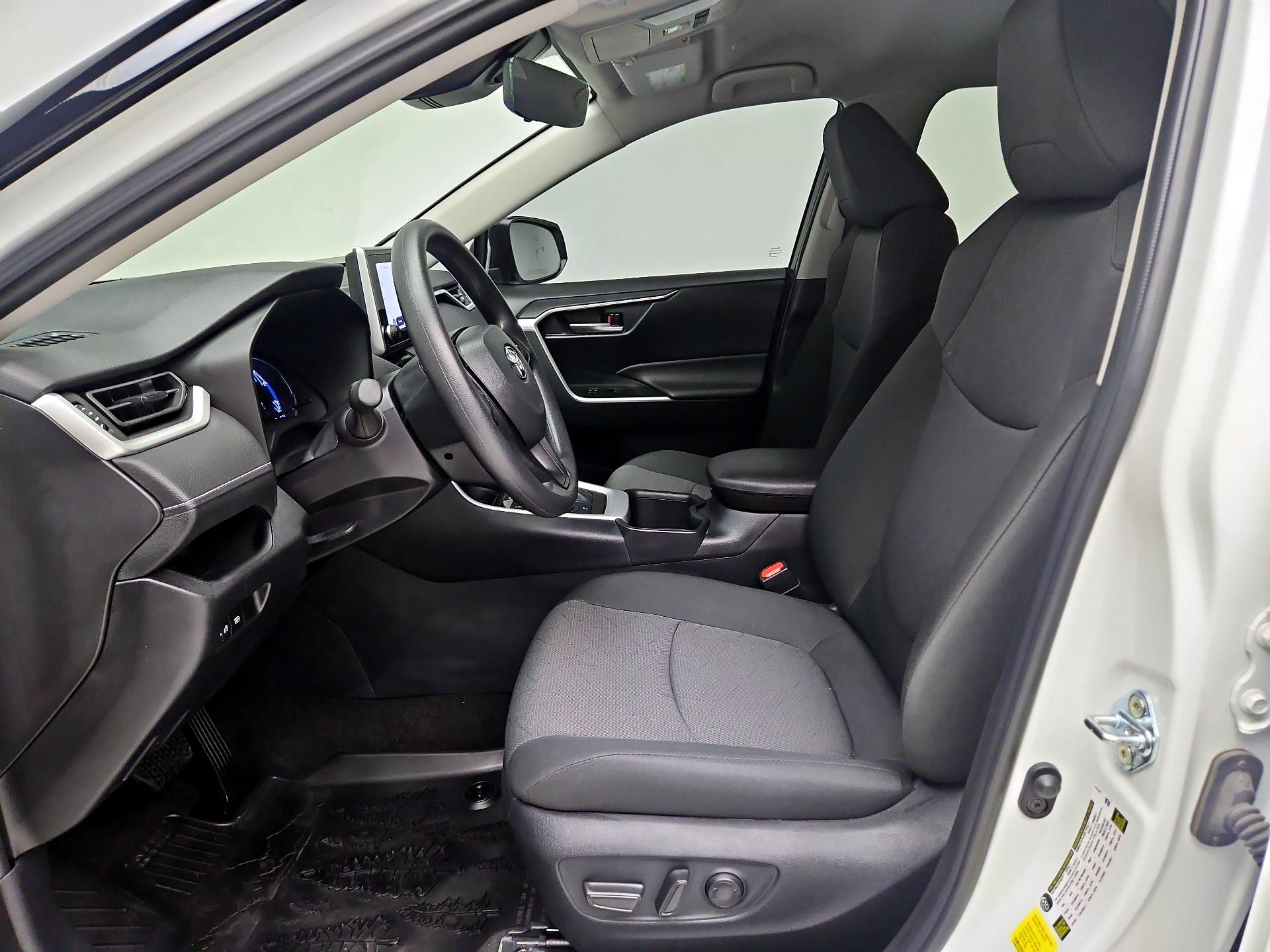 Thumbnail: 2025 Toyota RAV4 - 11