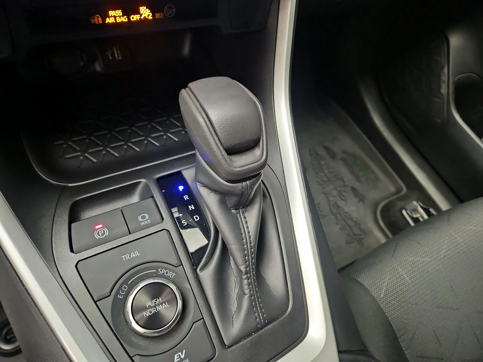 Thumbnail: 2025 Toyota RAV4 - 17