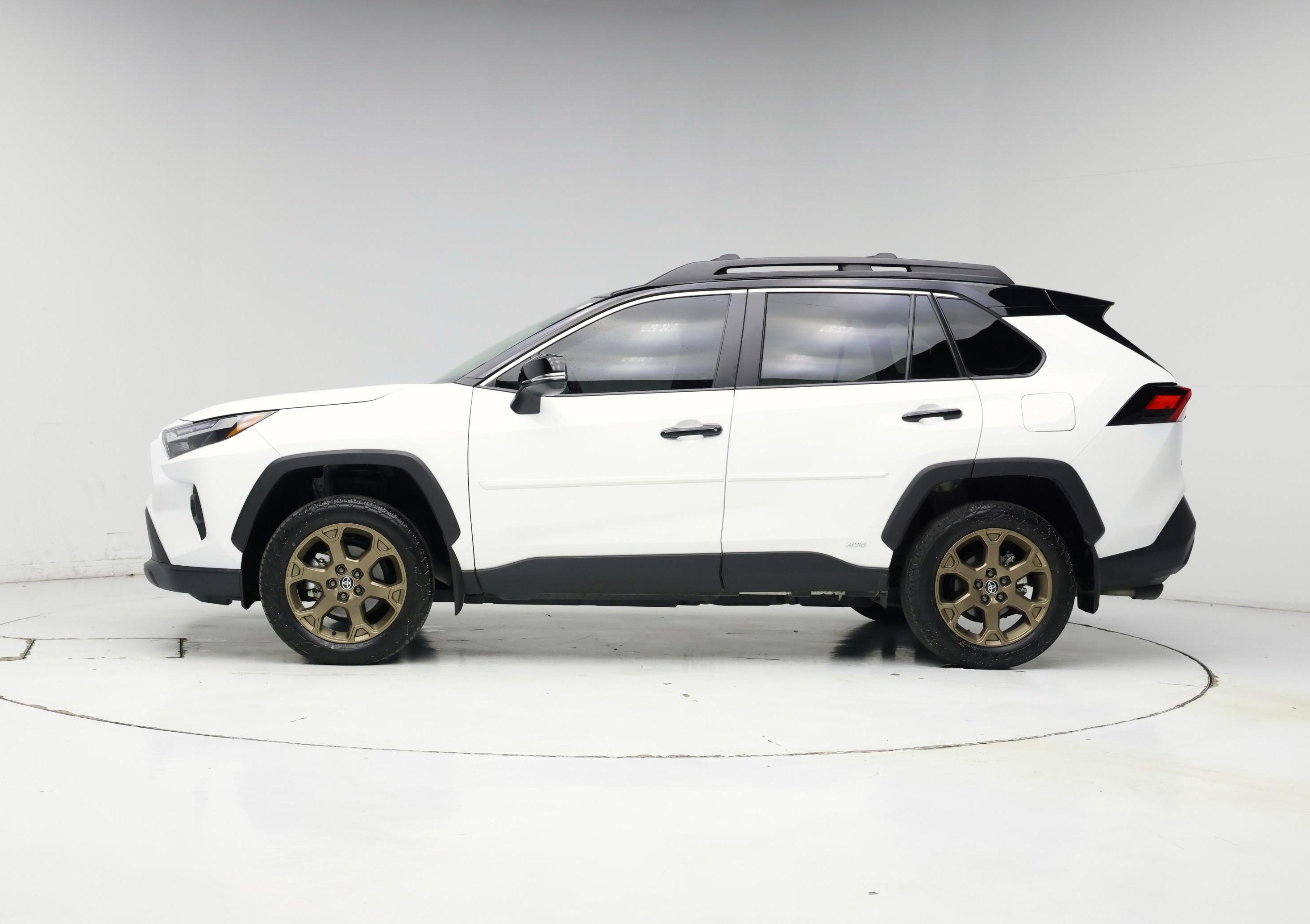 Thumbnail: 2025 Toyota RAV4 - 3