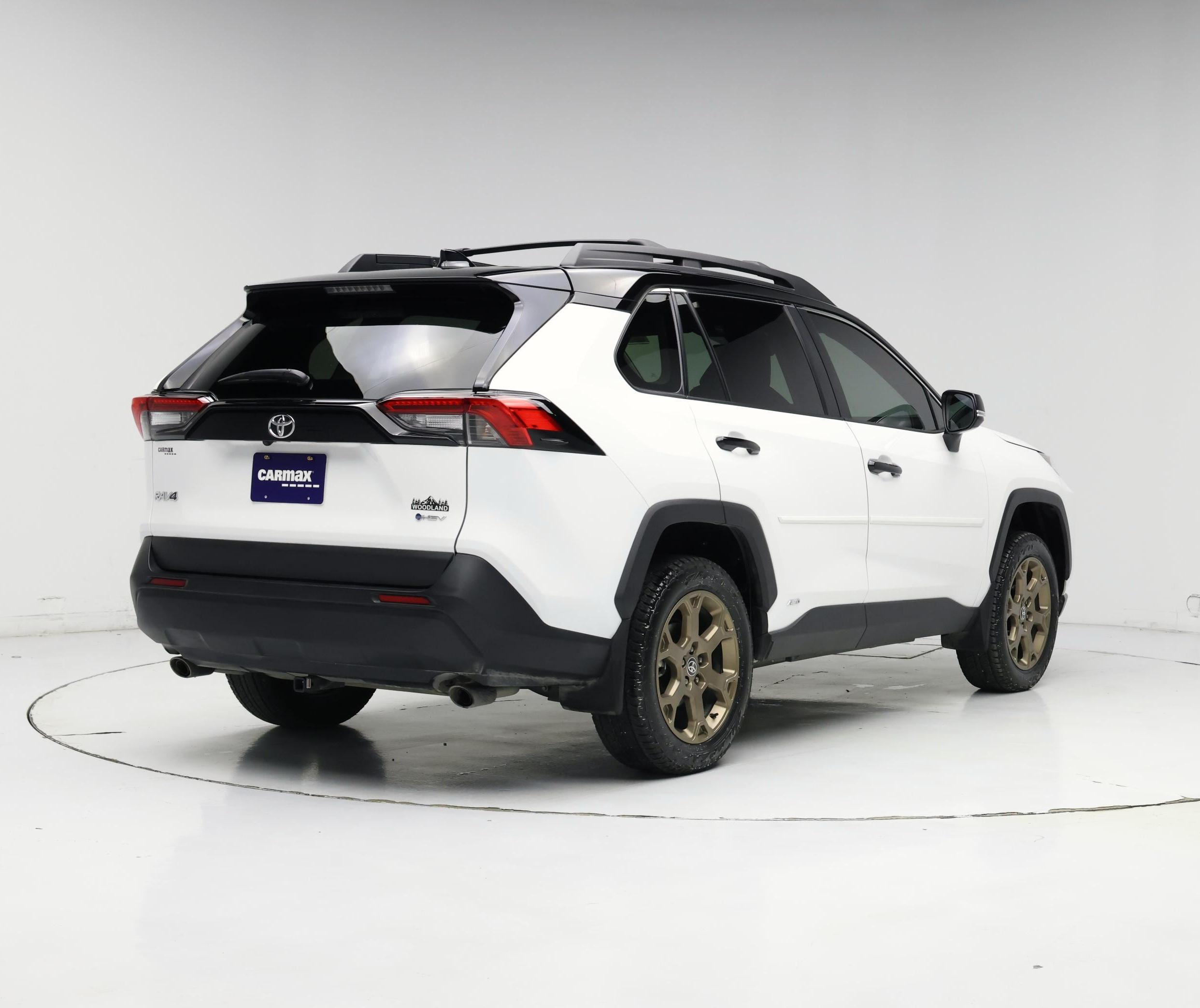 Thumbnail: 2025 Toyota RAV4 - 8