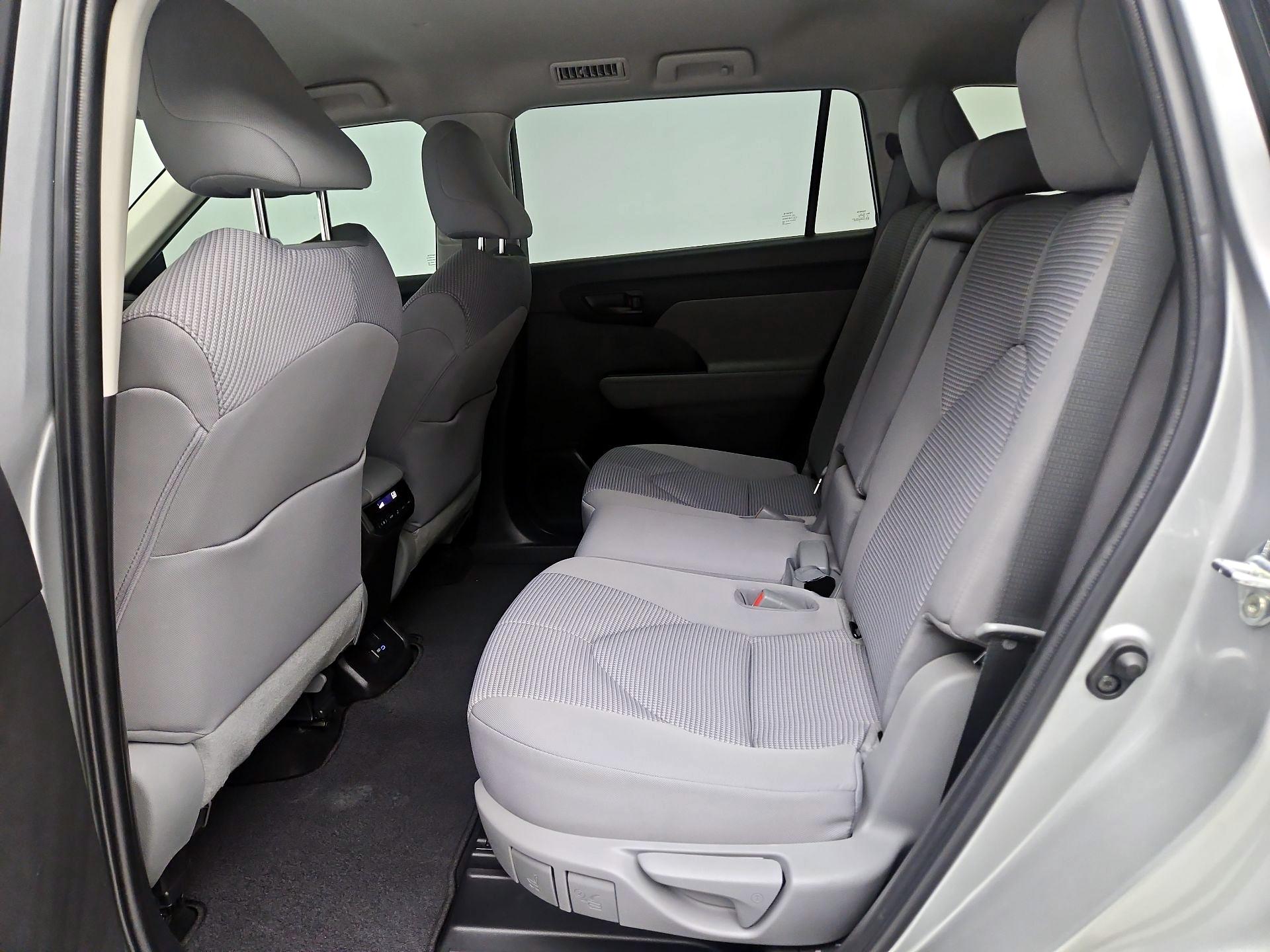 Thumbnail: 2022 Toyota Highlander - 19