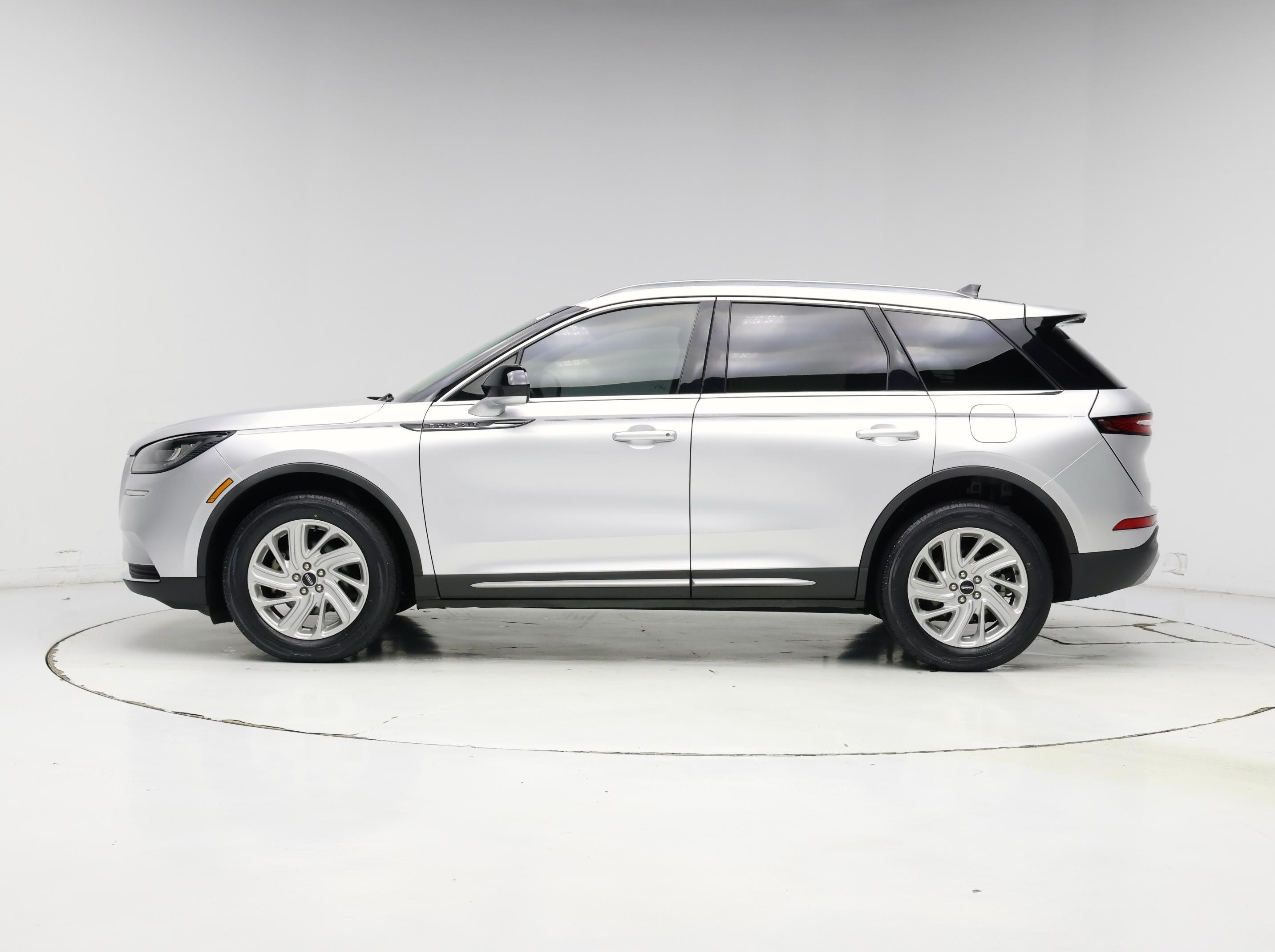 Thumbnail: 2020 Lincoln Corsair - 3