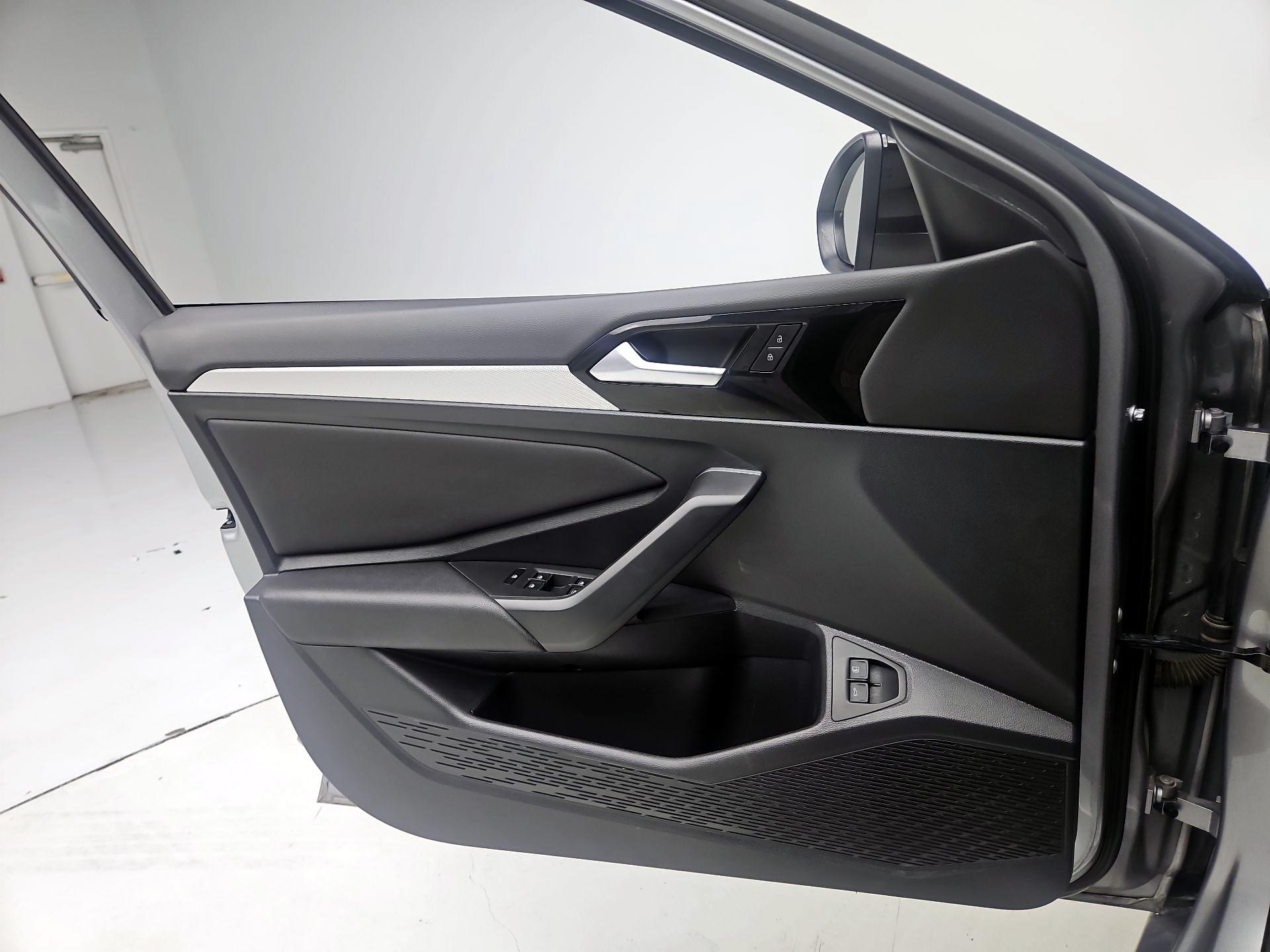 Thumbnail: 2021 Volkswagen Jetta - 12