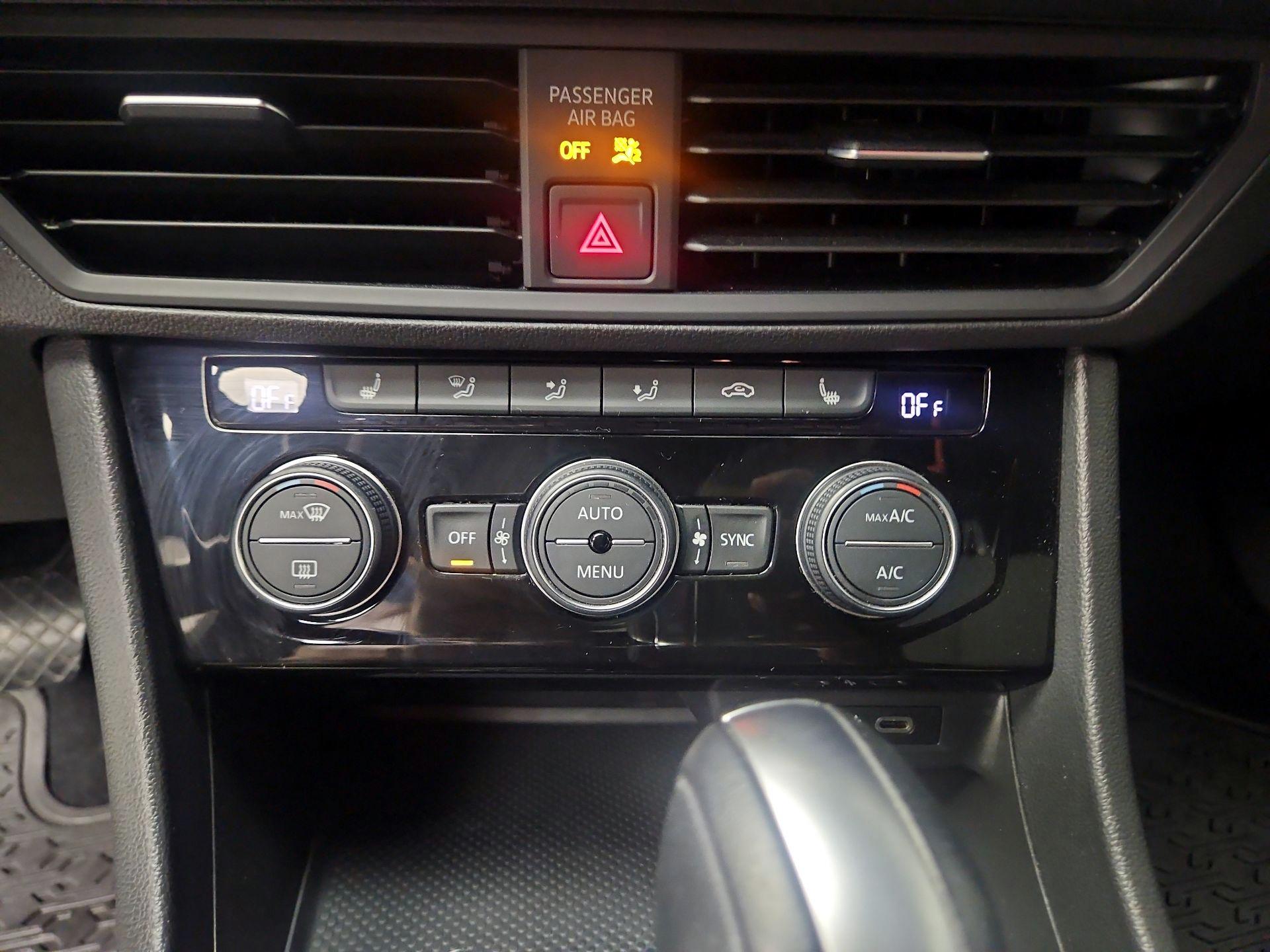 Thumbnail: 2021 Volkswagen Jetta - 16